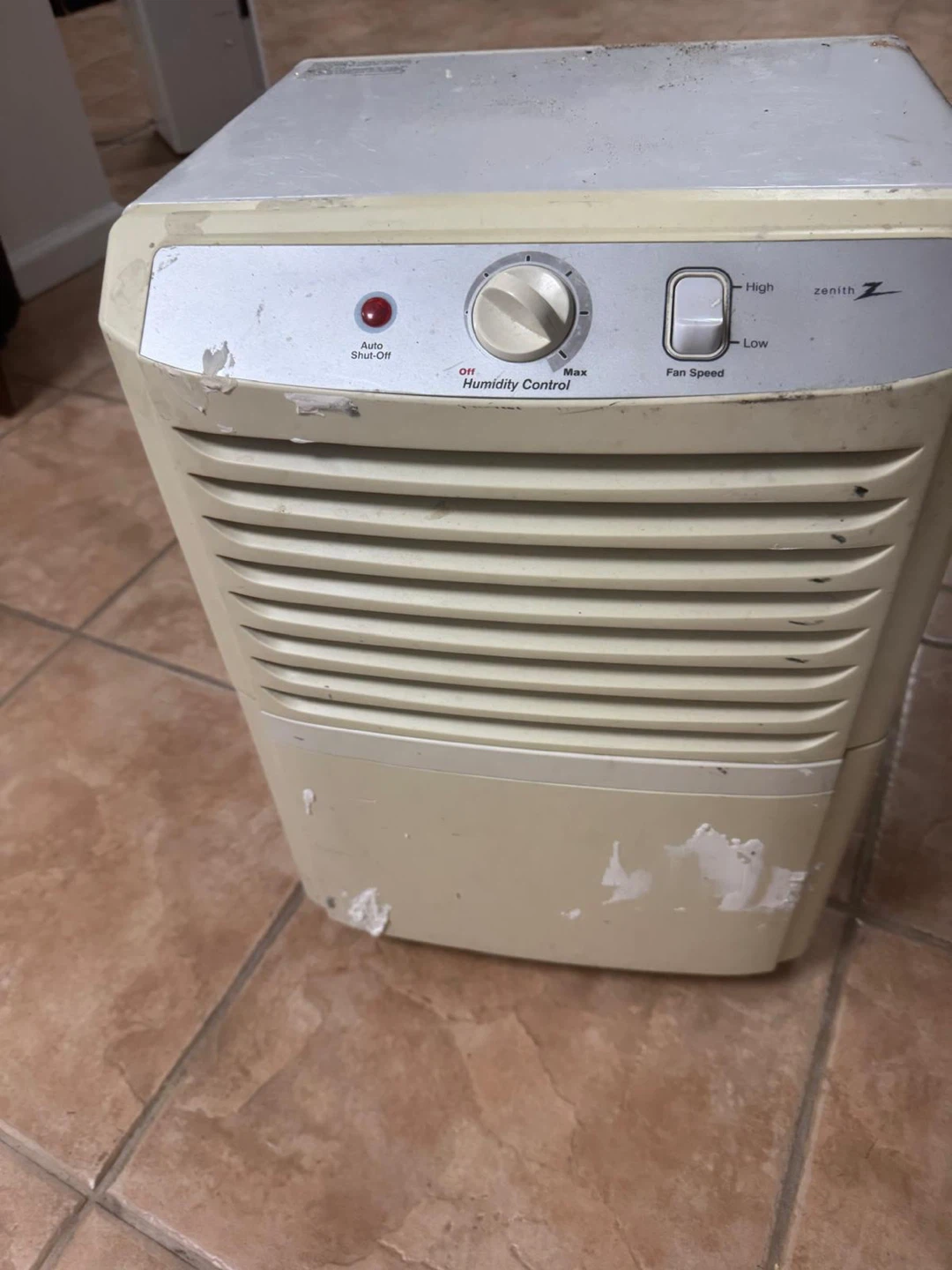Zenith Dehumidifier with Humidity Control and Fan Speed