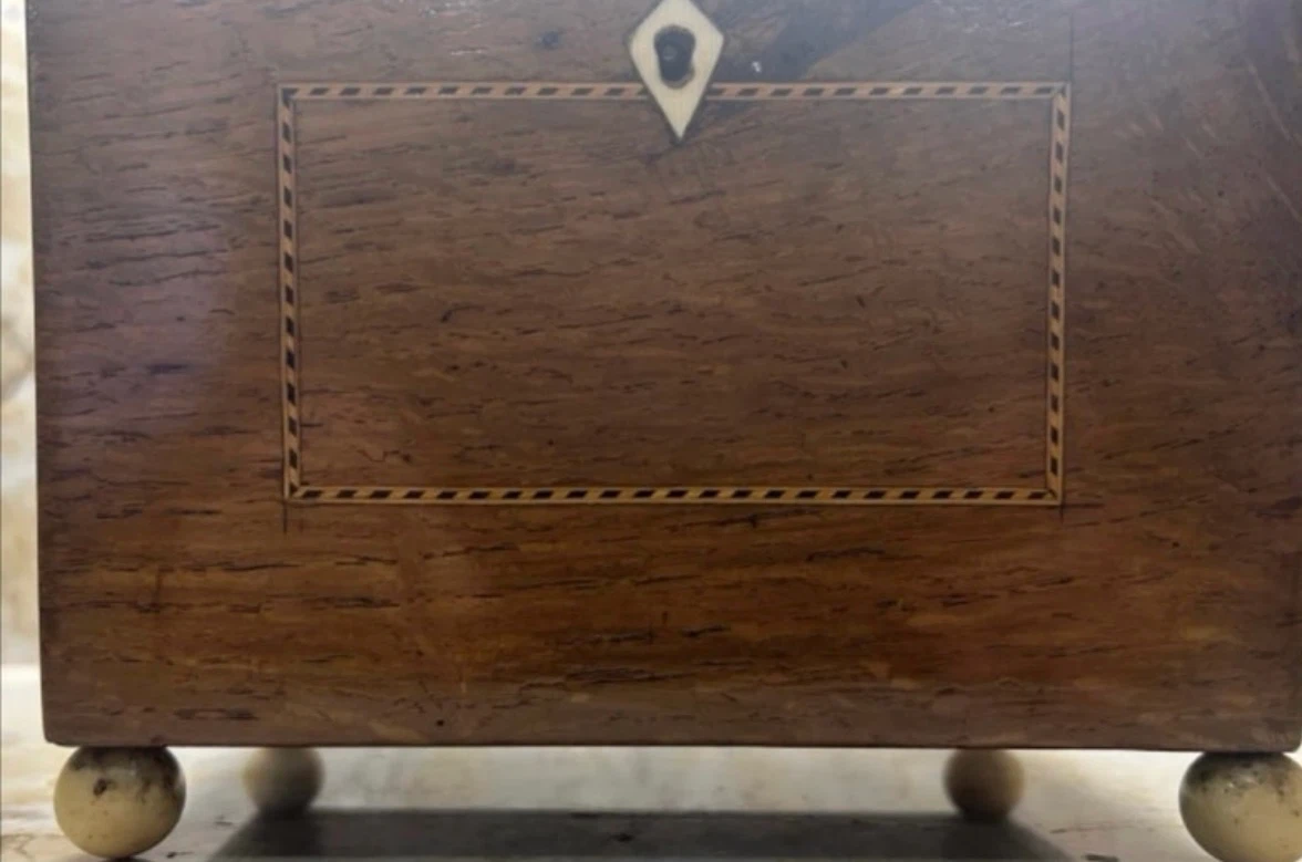 Late 18th c. English Adam Style Yew wood Tea Caddy - photo 5