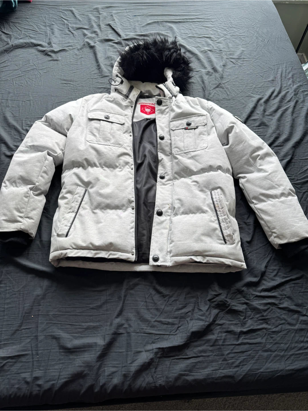 Men and women’s winter Jacket together at 60 cad - photo 3