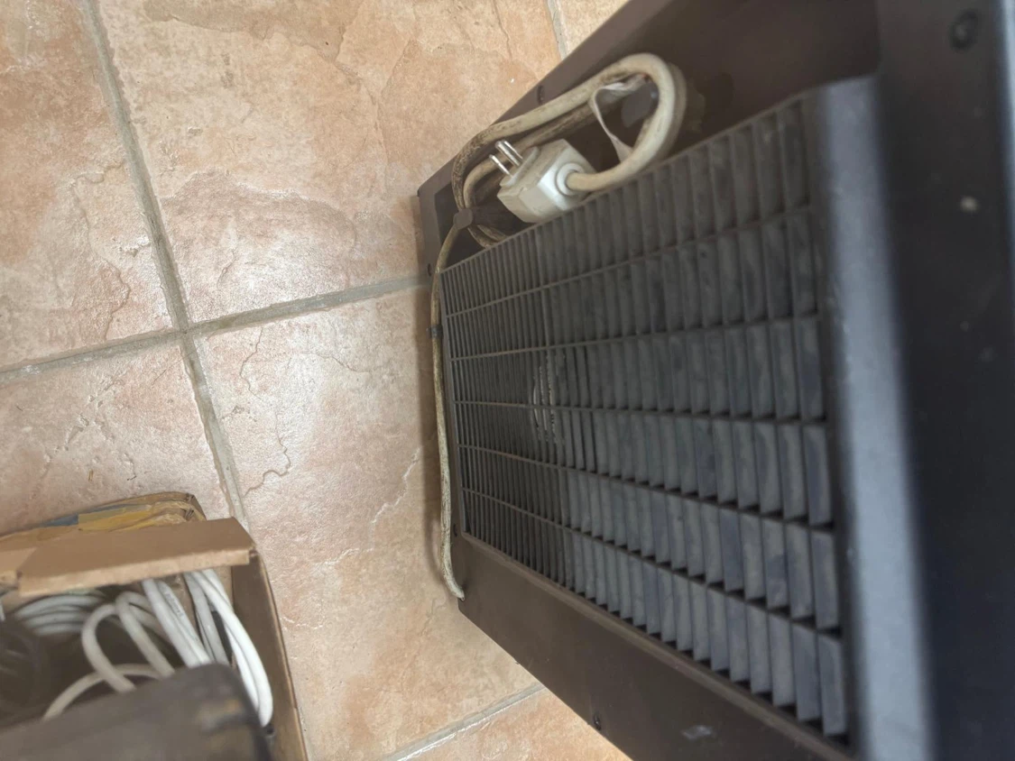 LG Dehumidifier  Doesn’t turn on - photo 3
