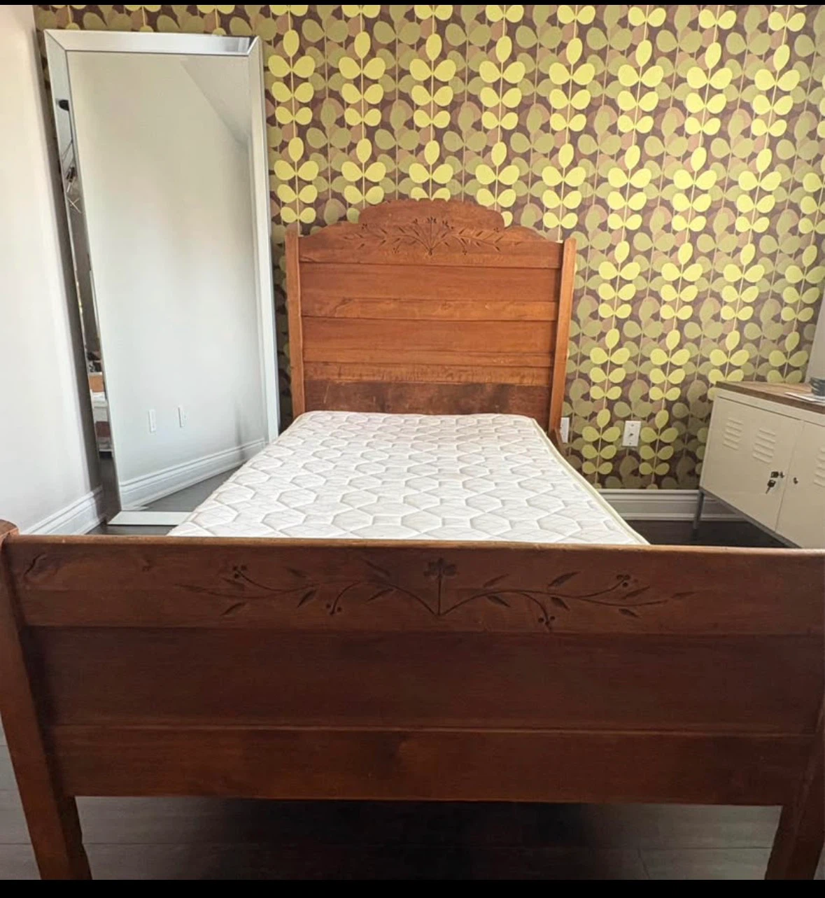 Vintage Wooden Bed Frame (Twin)