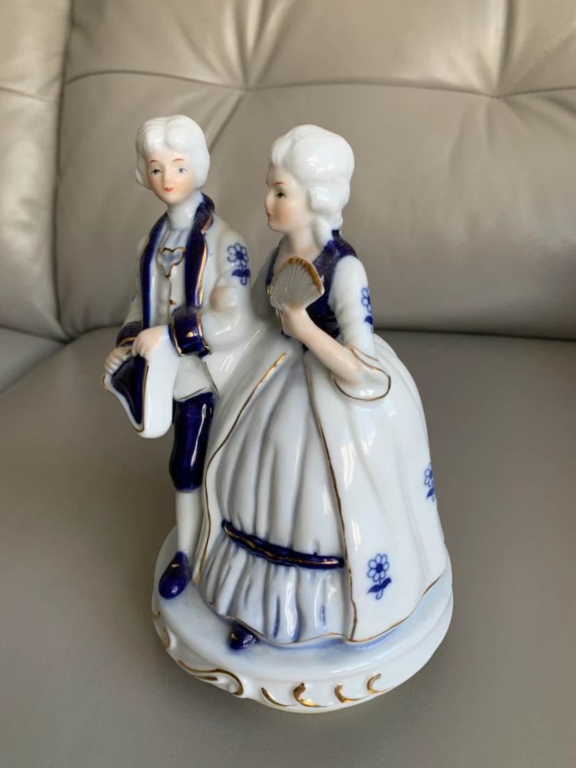 “ Vintage Porcelain Imported Dancing Couple W/ Musical Box “ ! - photo 2