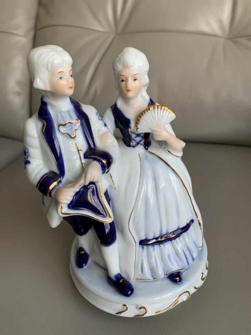 “ Vintage Porcelain Imported Dancing Couple W/ Musical Box “ ! - photo 3