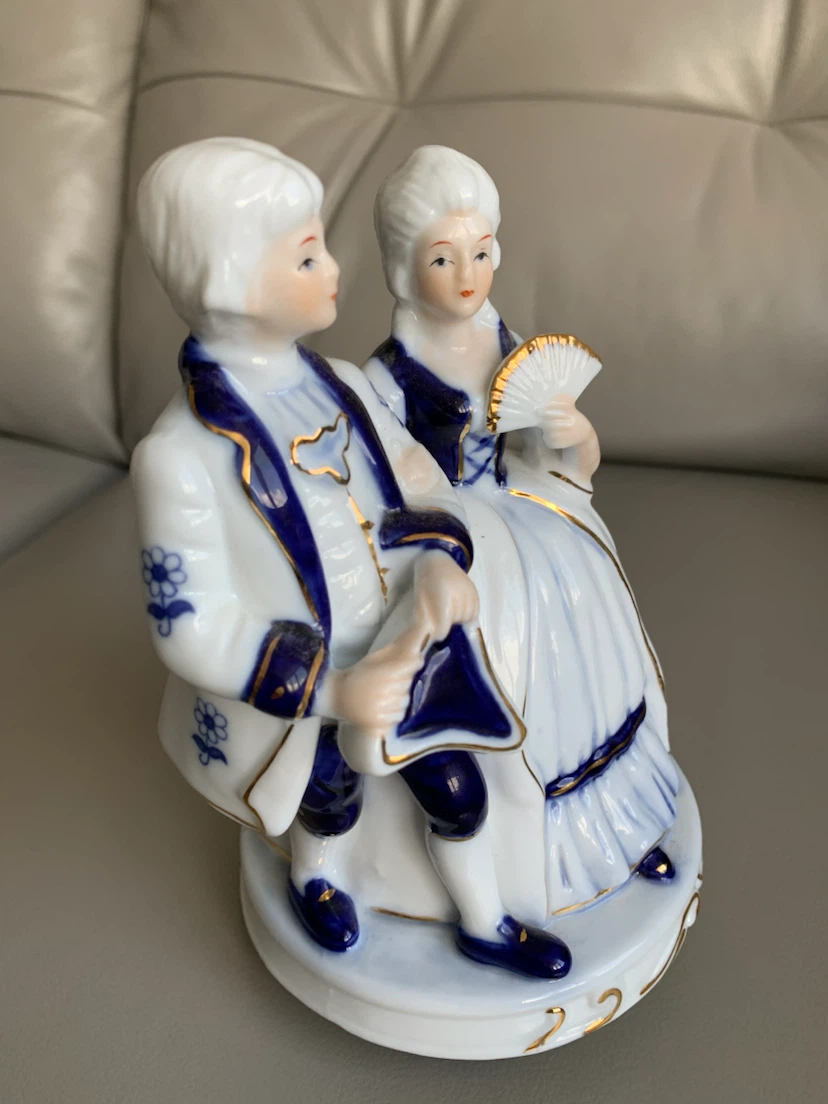 “ Vintage Porcelain Imported Dancing Couple W/ Musical Box “ ! - photo 4