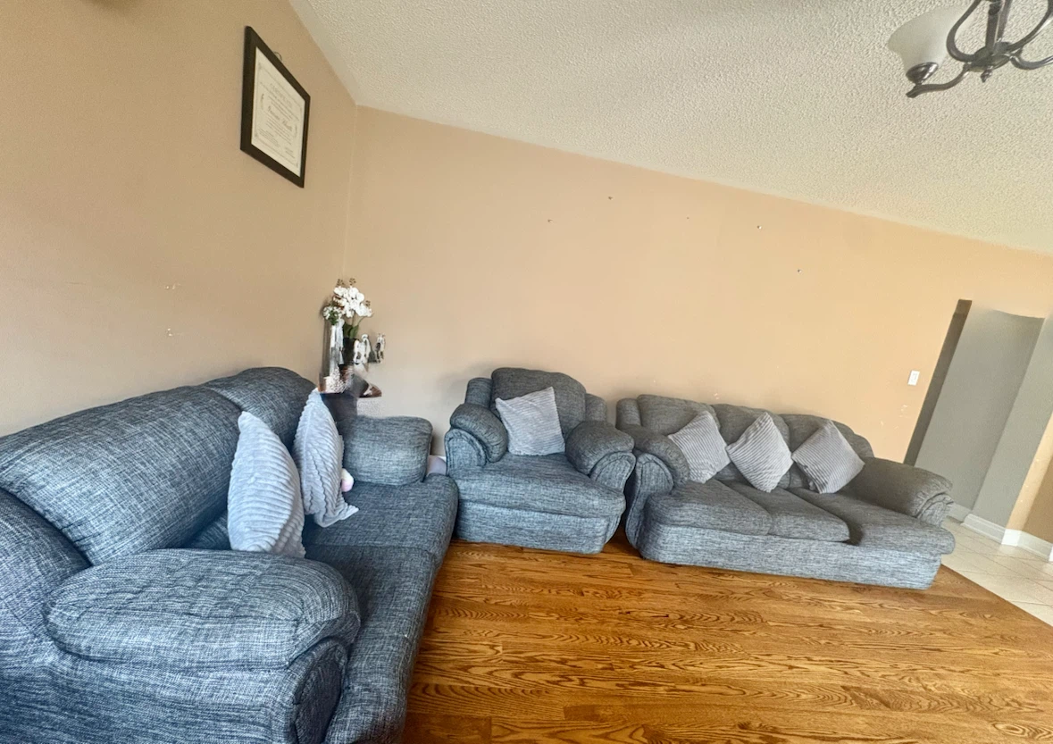 Grey Sectional Sofa with 5 Throw Pillows - photo 2