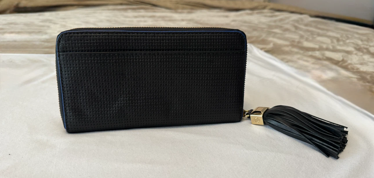 Stella and Dot Leather Zip Around Wallet - photo 2