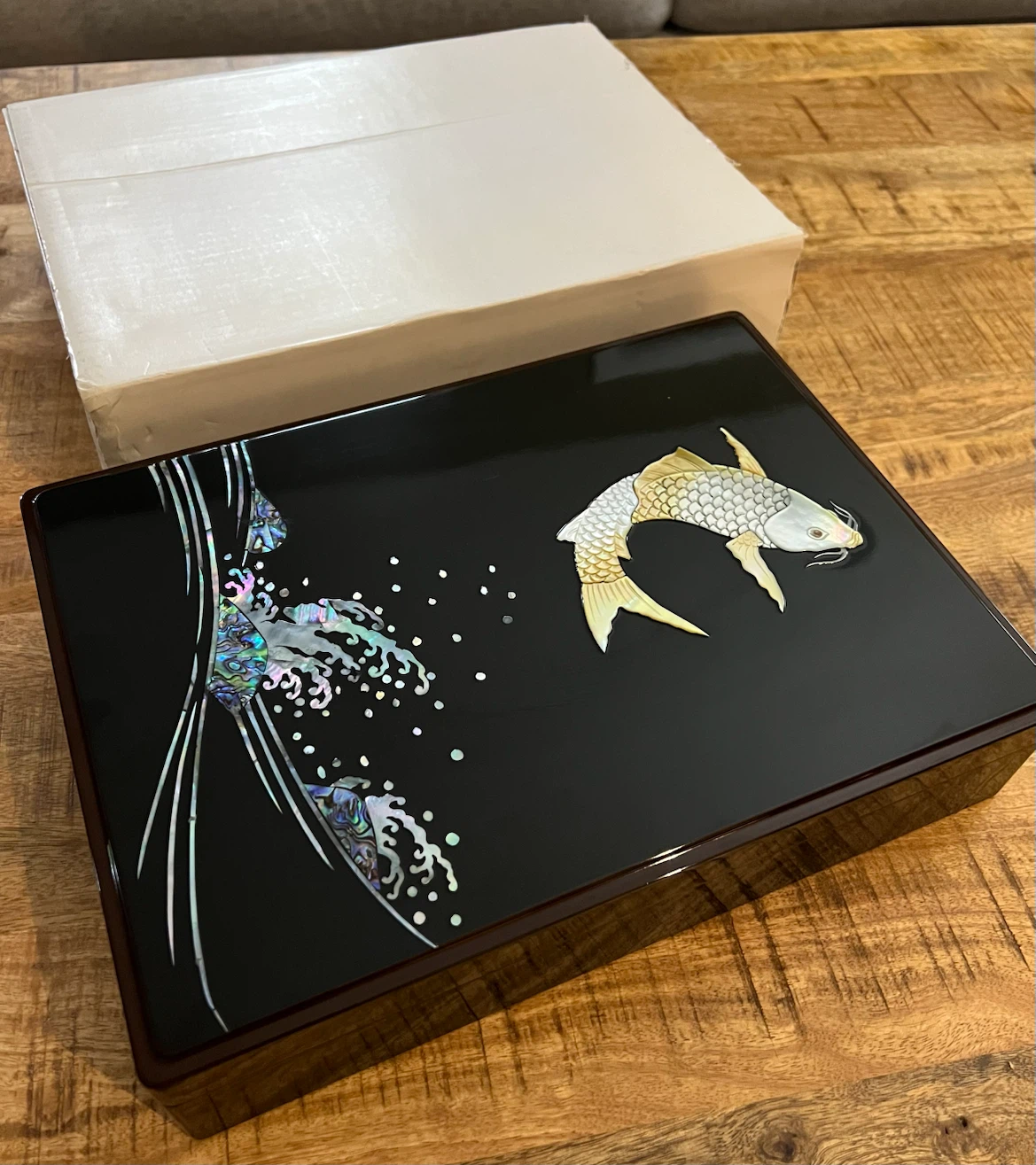 Brand New Korean Mother of Pearl Black Lacquer Box