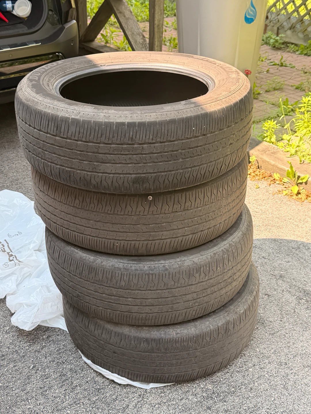 Set of 4 OEM Dunlop Tires – Nissan Rogue – 235/60R18