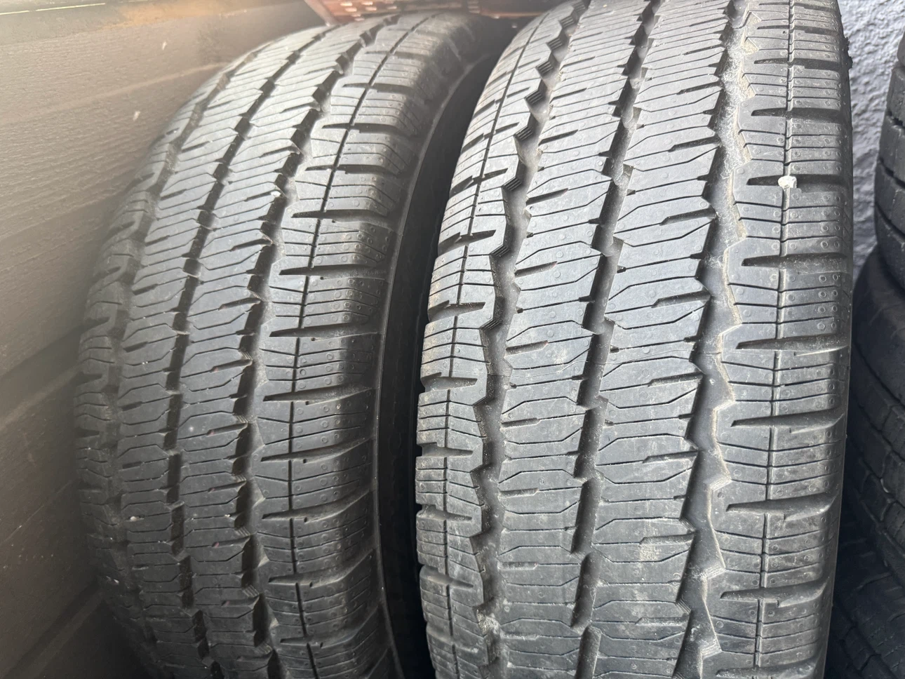 SET OF 4 CONTINENTAL VAN CONTACT A/S M+S 235/65/R16