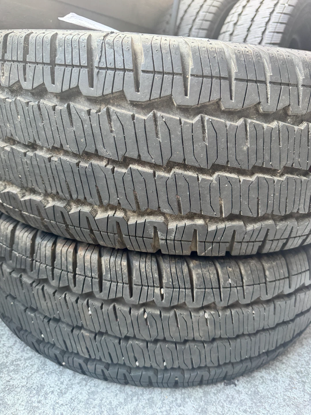 SET OF 4 CONTINENTAL VAN CONTACT A/S M+S 235/65/R16 - photo 2
