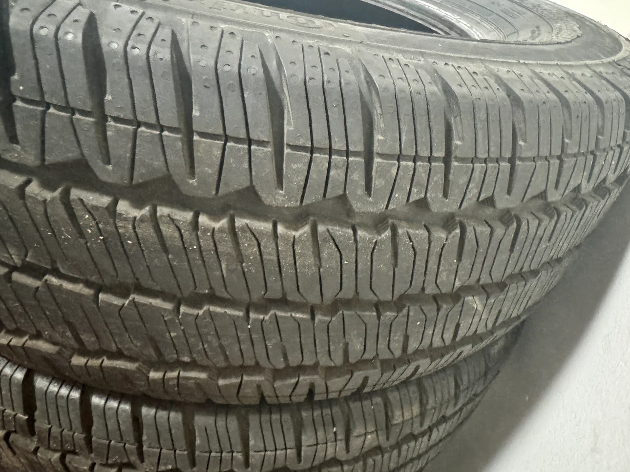 SET OF 4 CONTINENTAL VAN CONTACT A/S M+S 235/65/R16 - photo 3