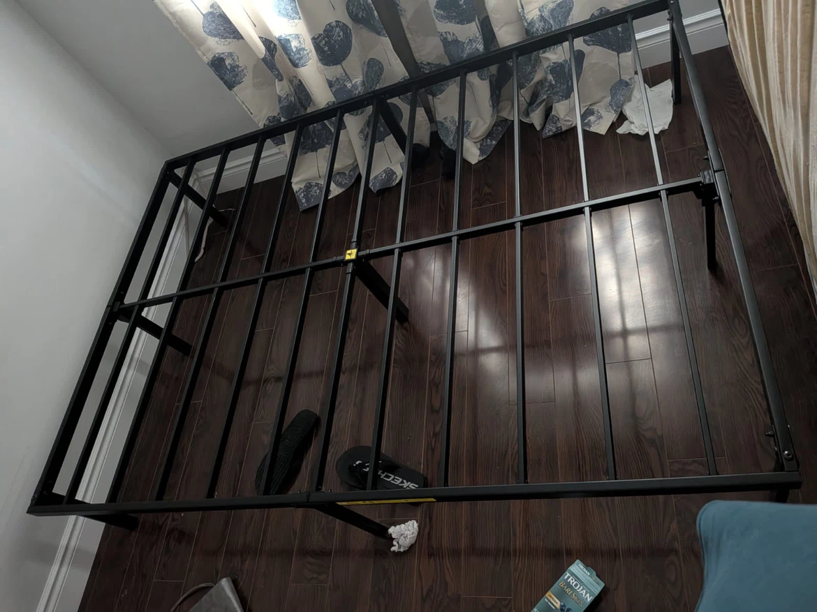 Black Metal Bed Frame (Full double) - photo 2