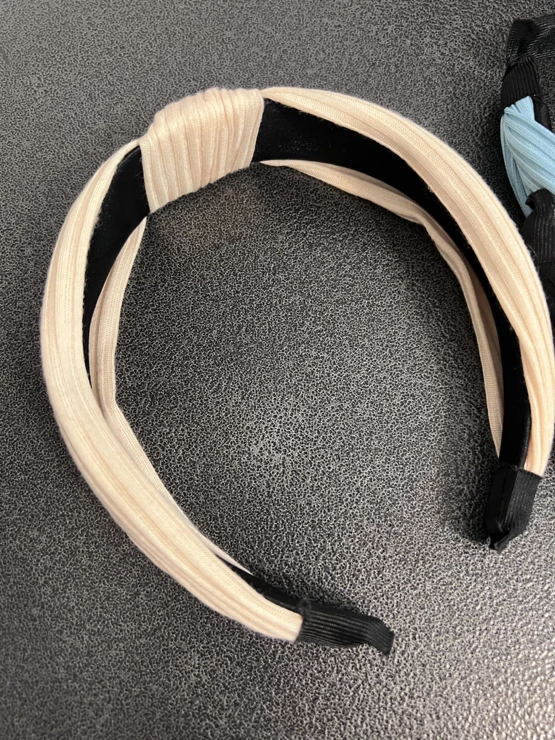 3-Piece Knotted Headband Set – Brand New 🎀 - photo 3