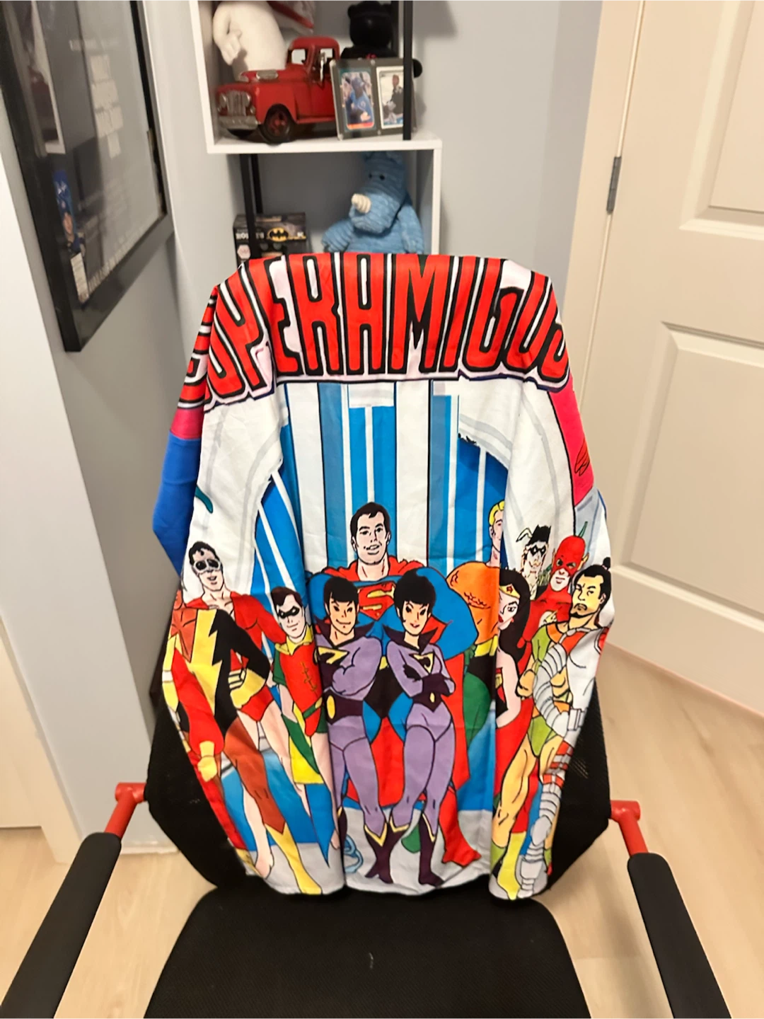 Super Friends & Mighty Mouse Graphic Button-Up Shirt XL