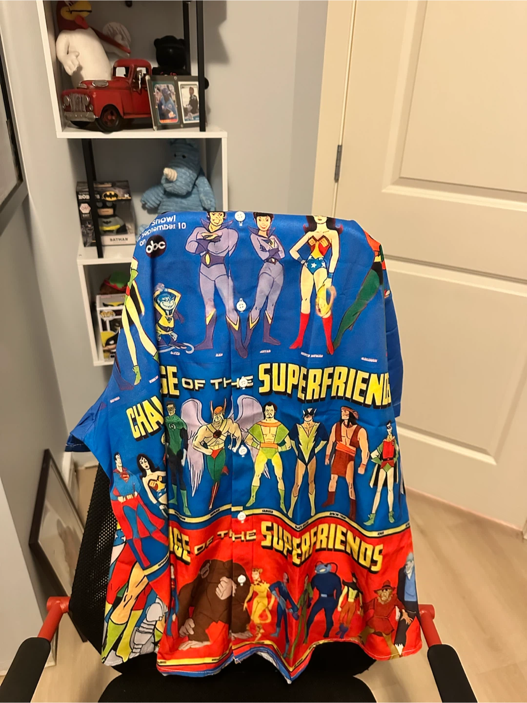 Super Friends & Mighty Mouse Graphic Button-Up Shirt XL - photo 3