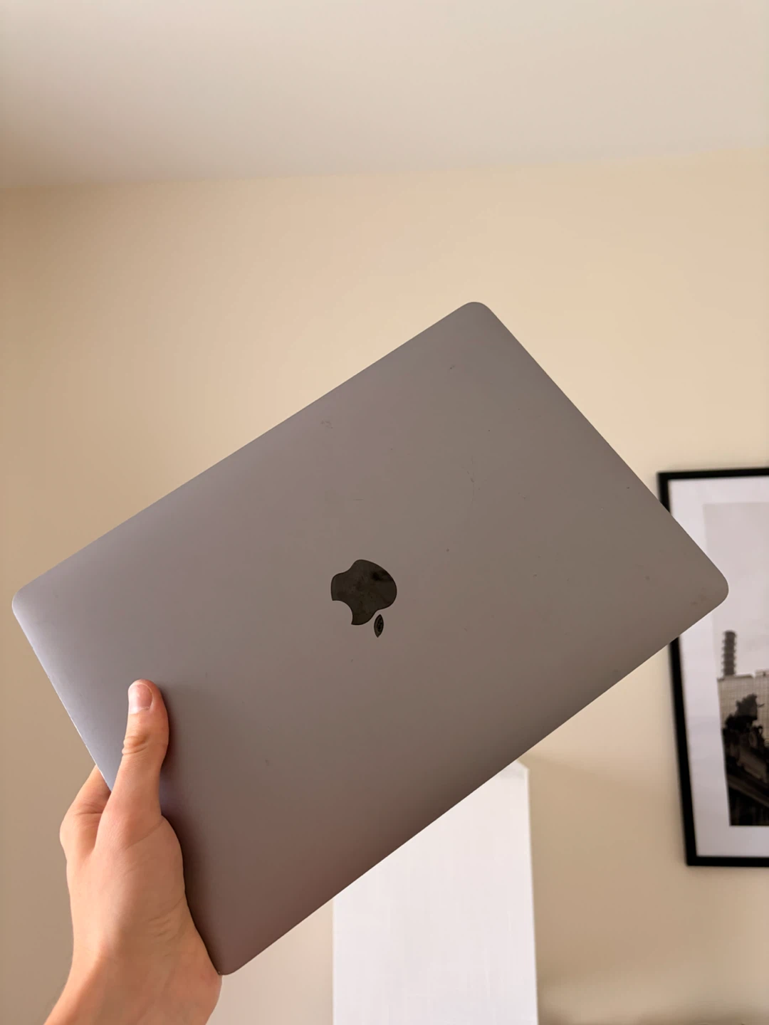 Apple MacBook Pro 13-inch (2020, Retina, i5) - photo 2