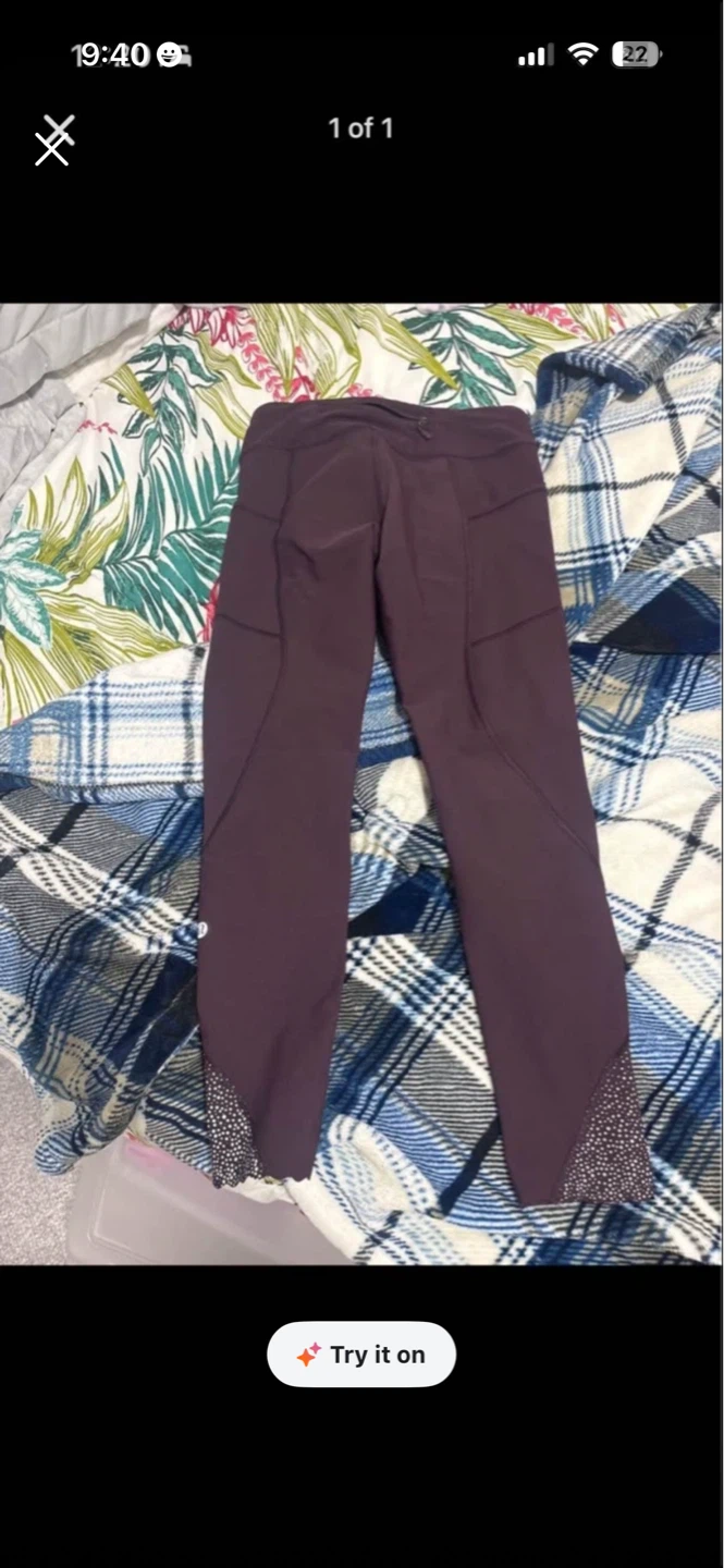 Lululemon Women's Burgundy Leggings with Speckled Detail