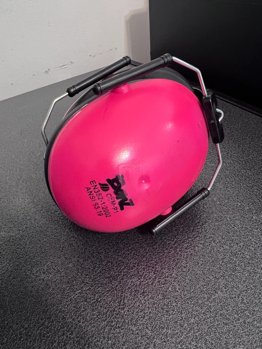 Baby Banz Kids Hearing Protection Earmuffs – Pink – Ages 2+