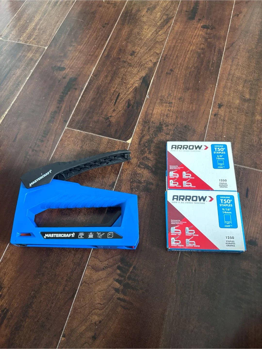 Mastercraft Stapler with Arrow T50 Staples
