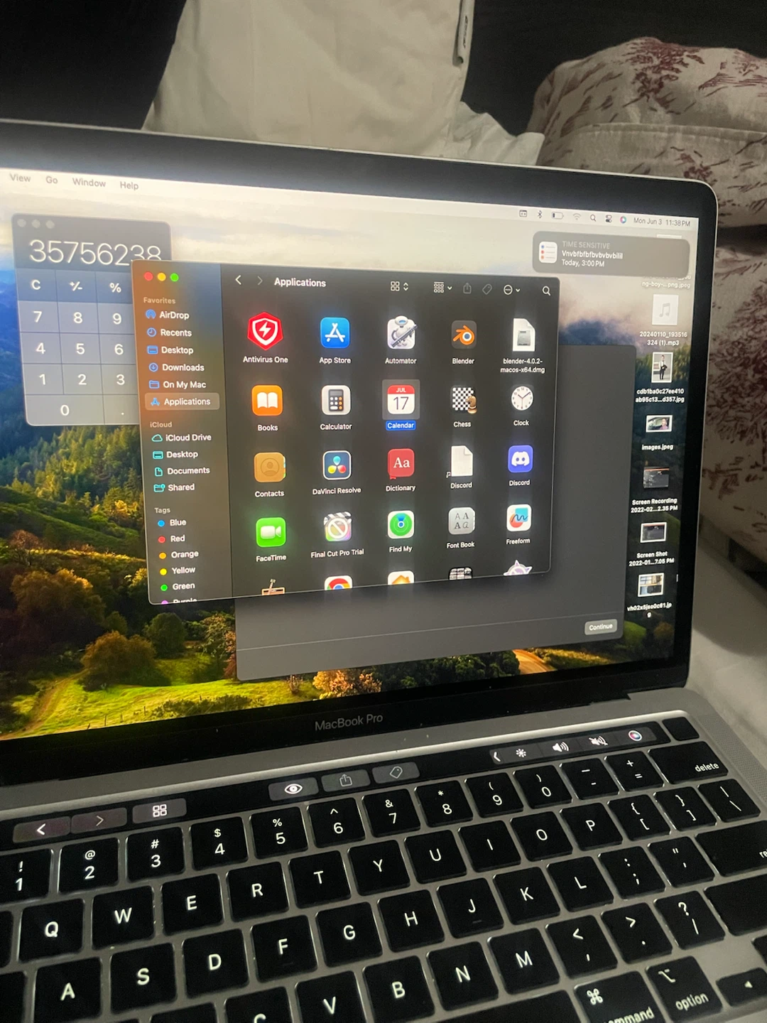 Apple MacBook Pro Laptop bundle - photo 3