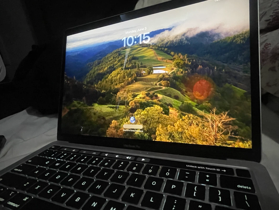 Apple MacBook Pro Laptop bundle - photo 4