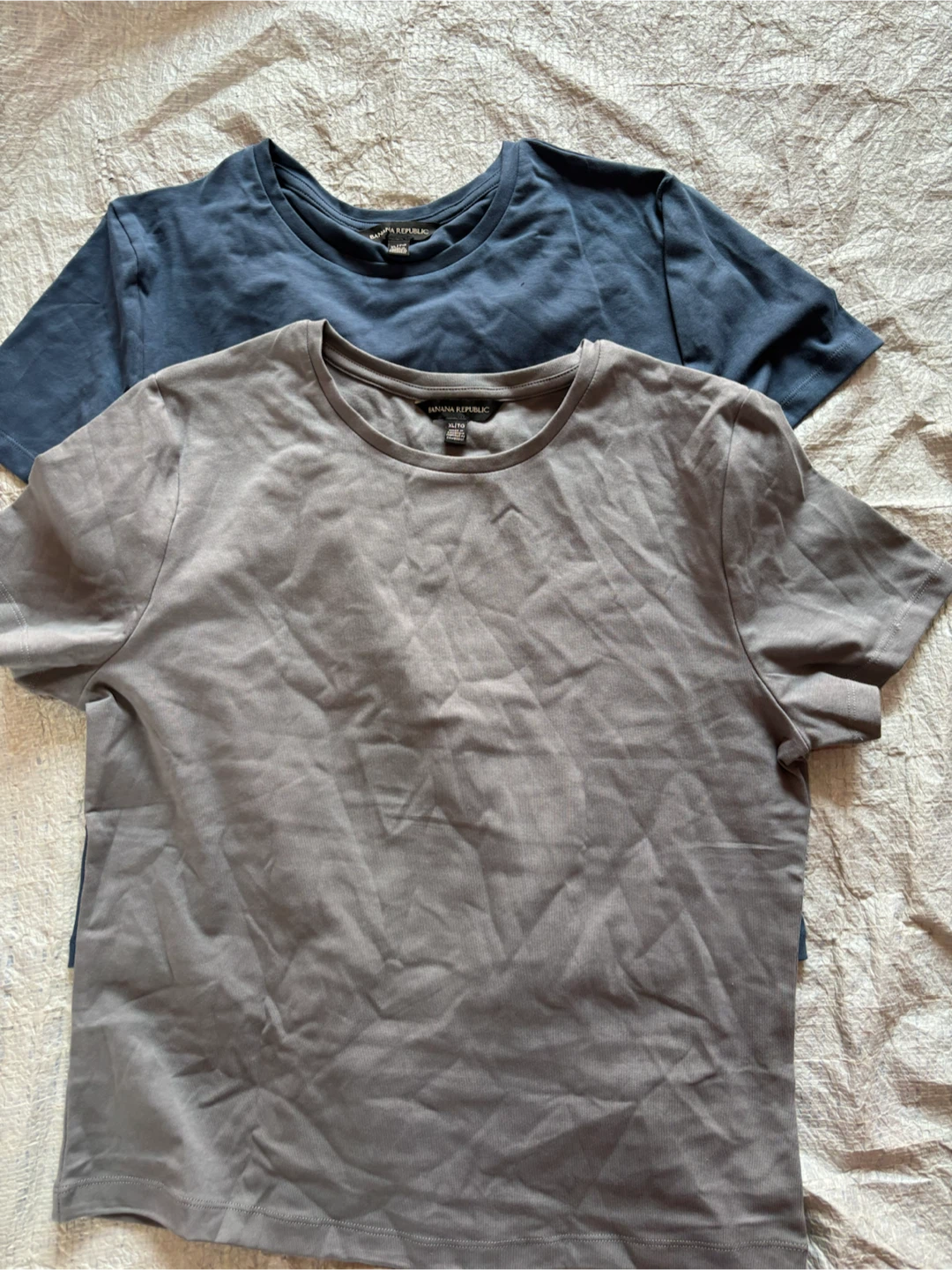 NWOT Banana Republic T-Shirts - XL/TG (2 Pack)