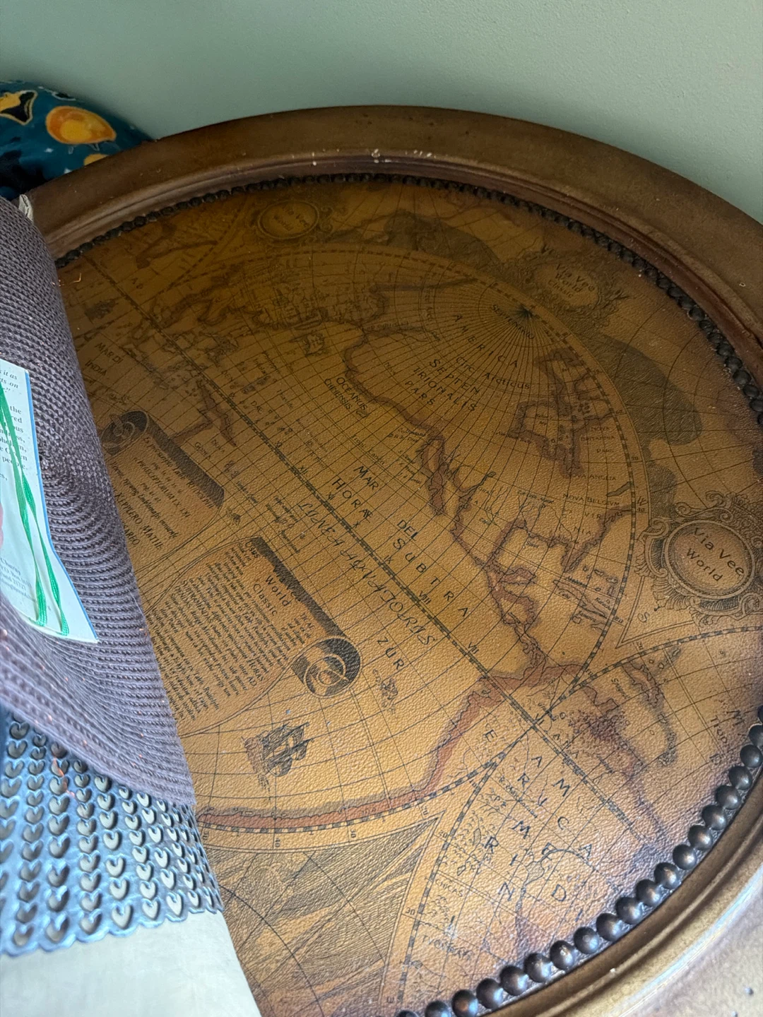 Vintage Globe Bar Cabinet with Drinks - photo 2