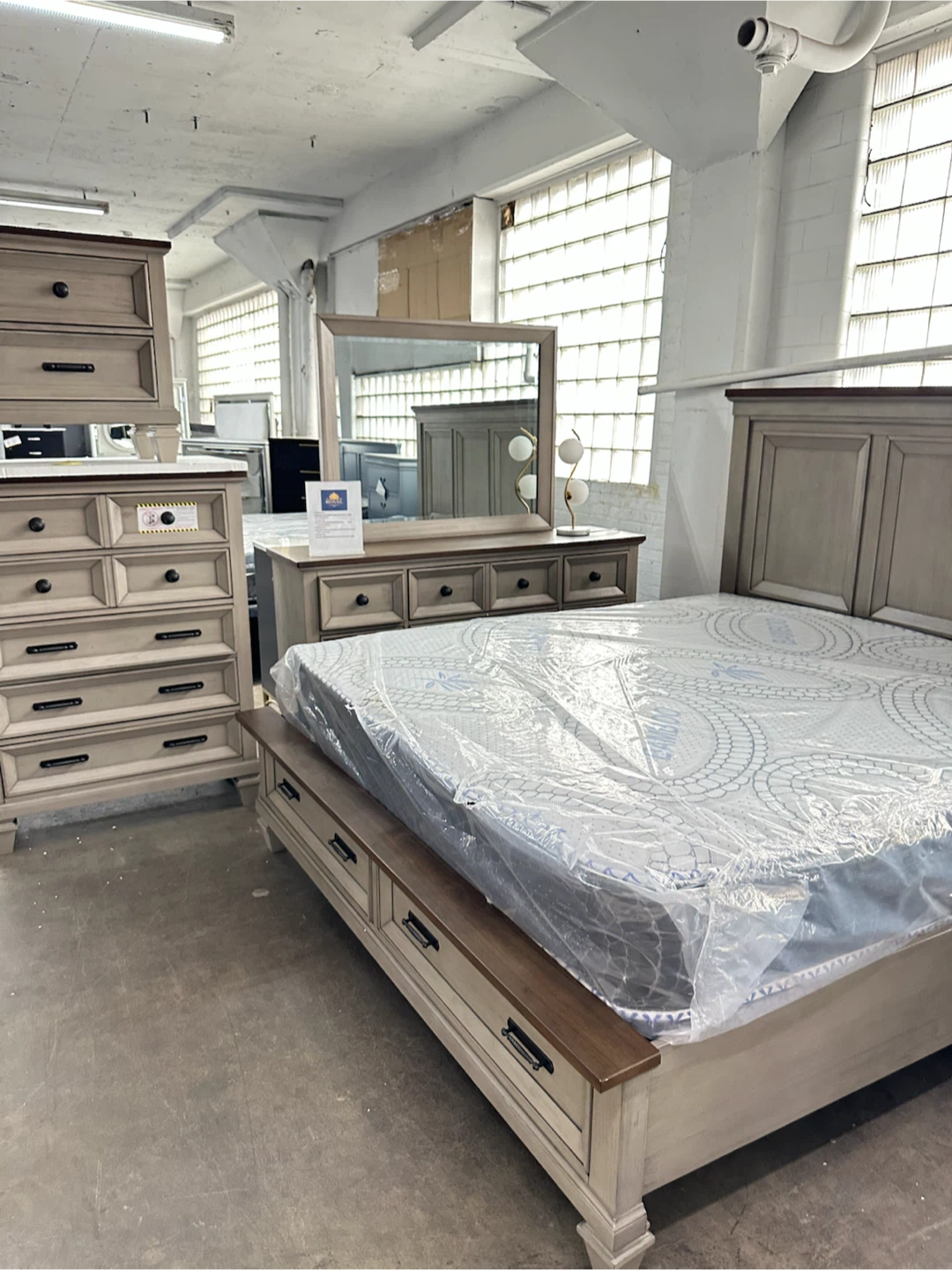 Royal furniture bedroom set bf Mr dr ns