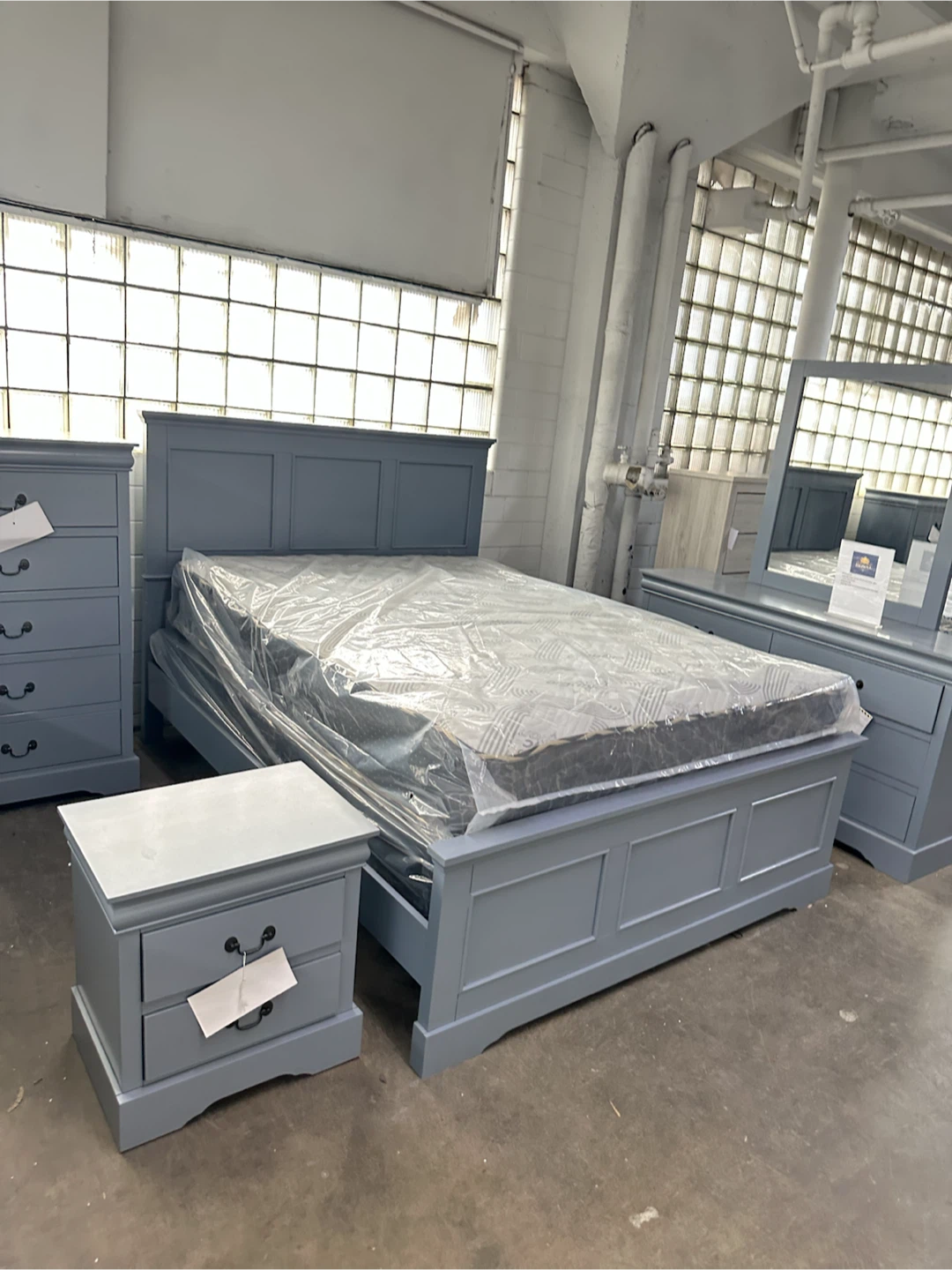 Blue bedroom set bf Mr dr ns - photo 4