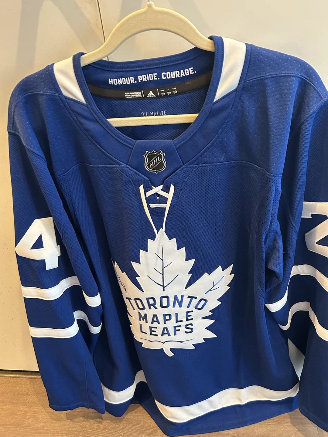 Adidas Toronto Maple Leafs Simmonds #24 Hockey Jersey