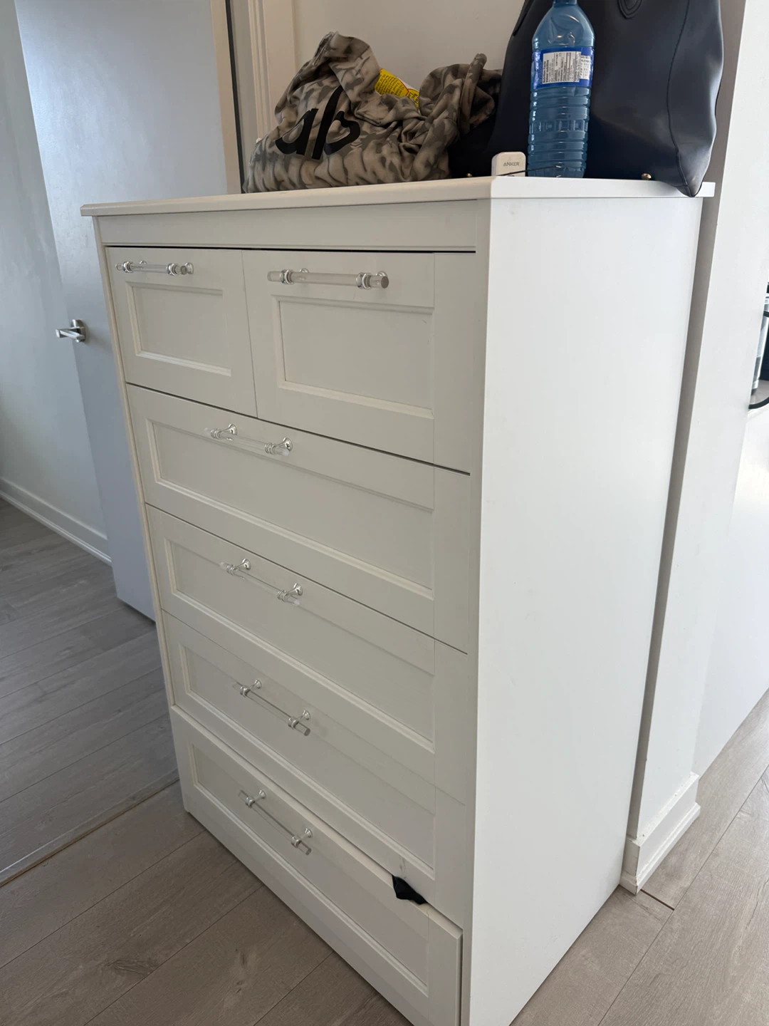 White 6-Drawer Dresser