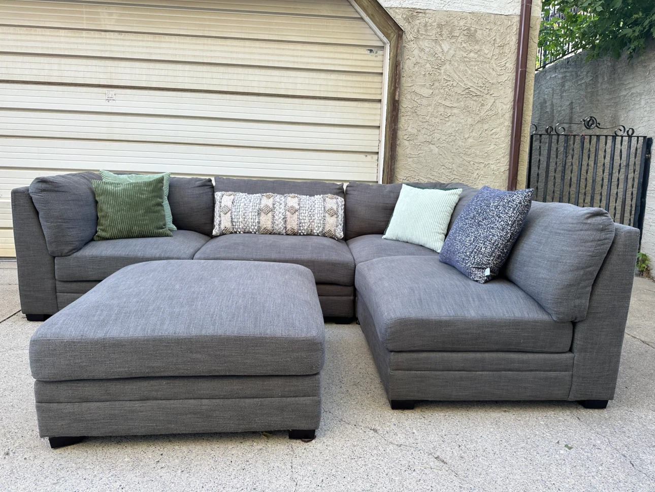 Thomasville Costco 5-Piece Modular Sectional + Ottoman – Grey - photo 2