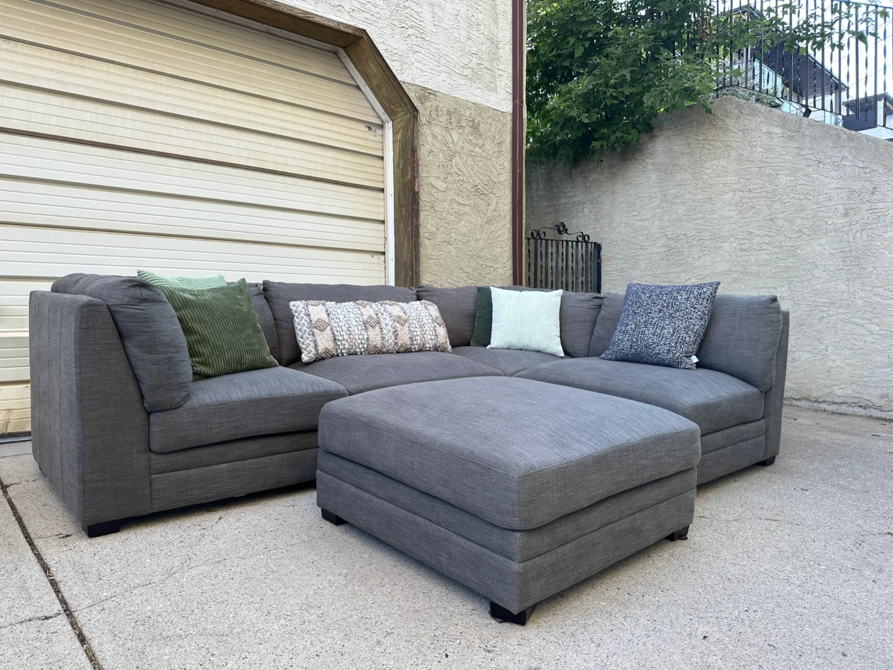 Thomasville Costco 5-Piece Modular Sectional + Ottoman – Grey - photo 3