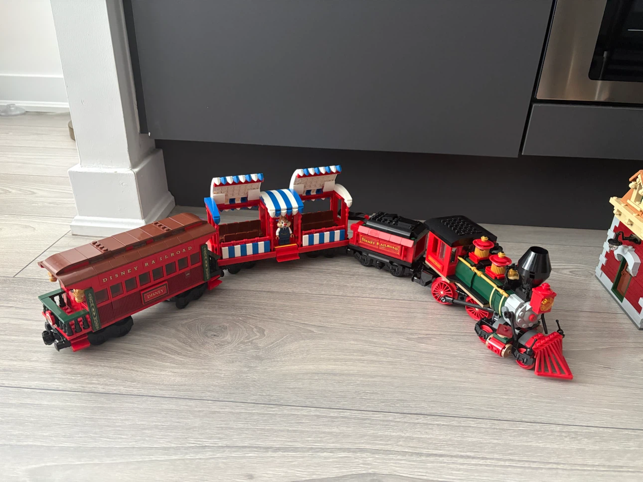 LEGO Disney Train and Station Set 71044 - photo 5