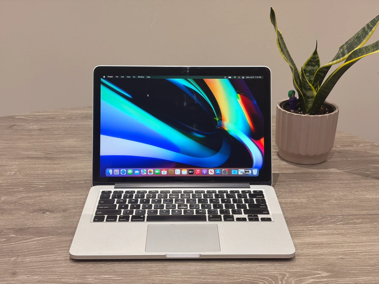 MacBook Pro (Retina, 13-inch, Early 2015) — 250GB / i5 / 16GB
