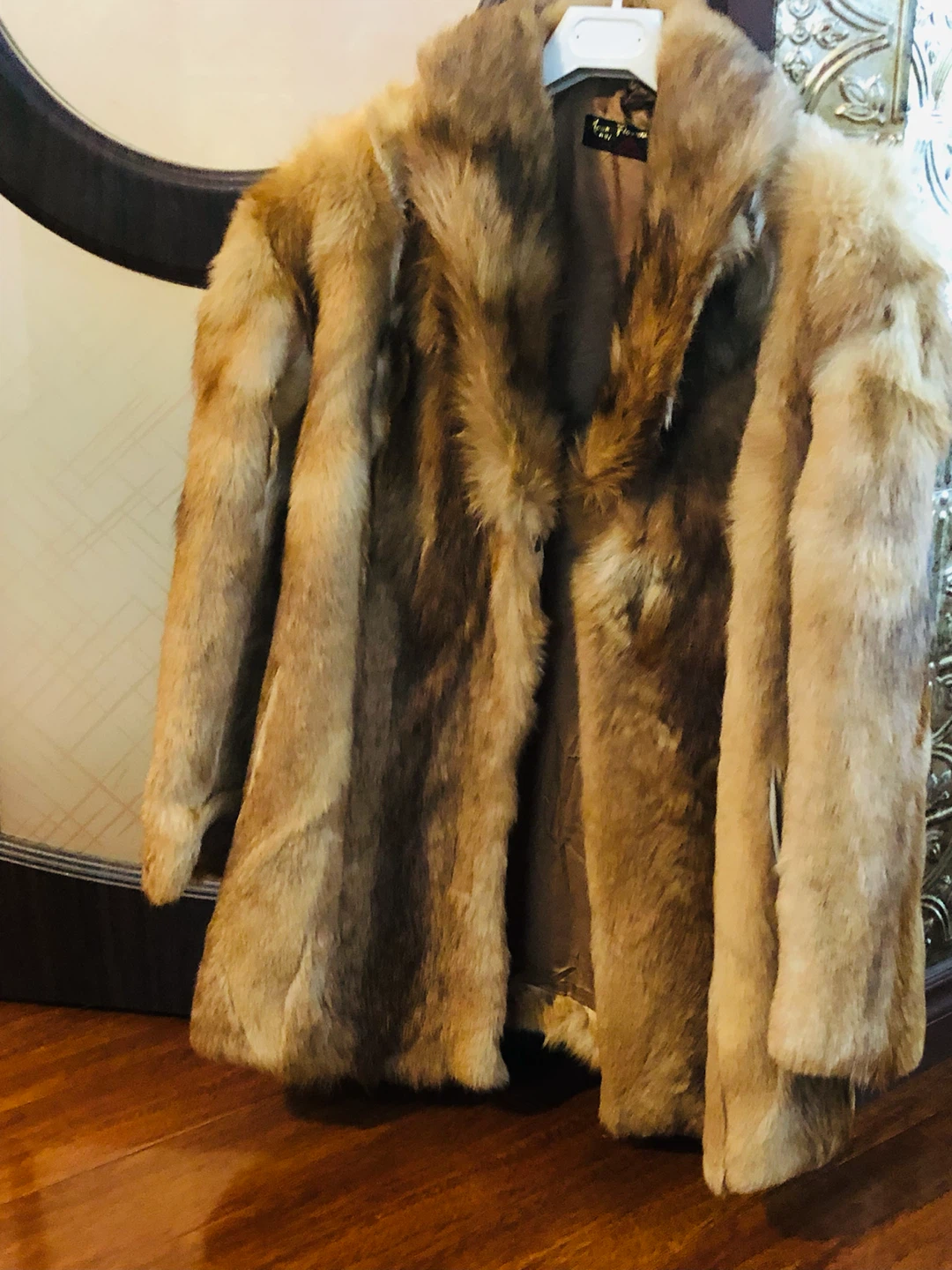 Women's Fur Coat L