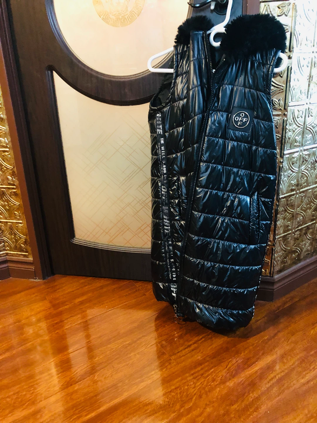 Off-White Puffer Vest L