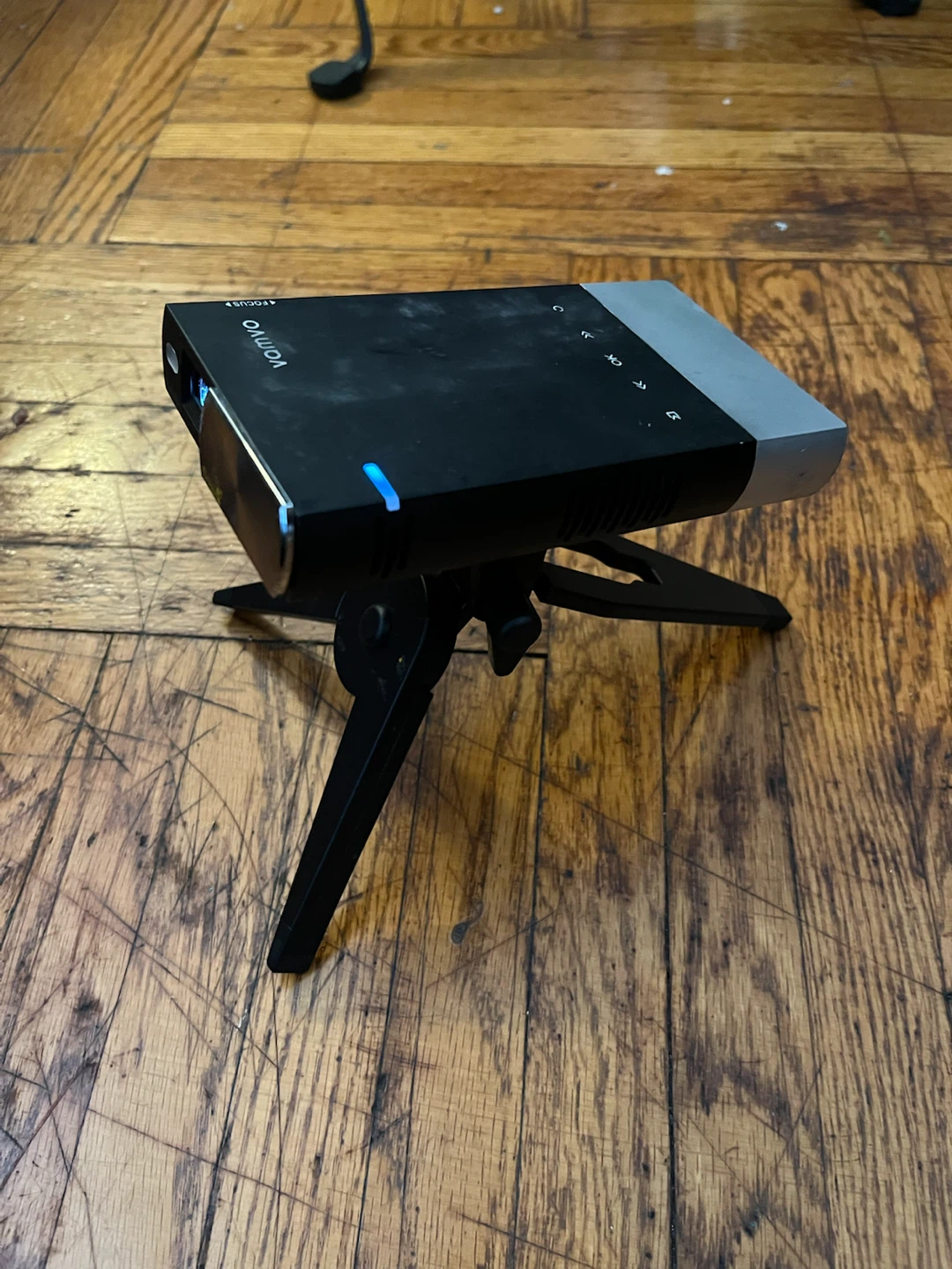 Vamvo Mini Projector with Tripod and Power Adapter