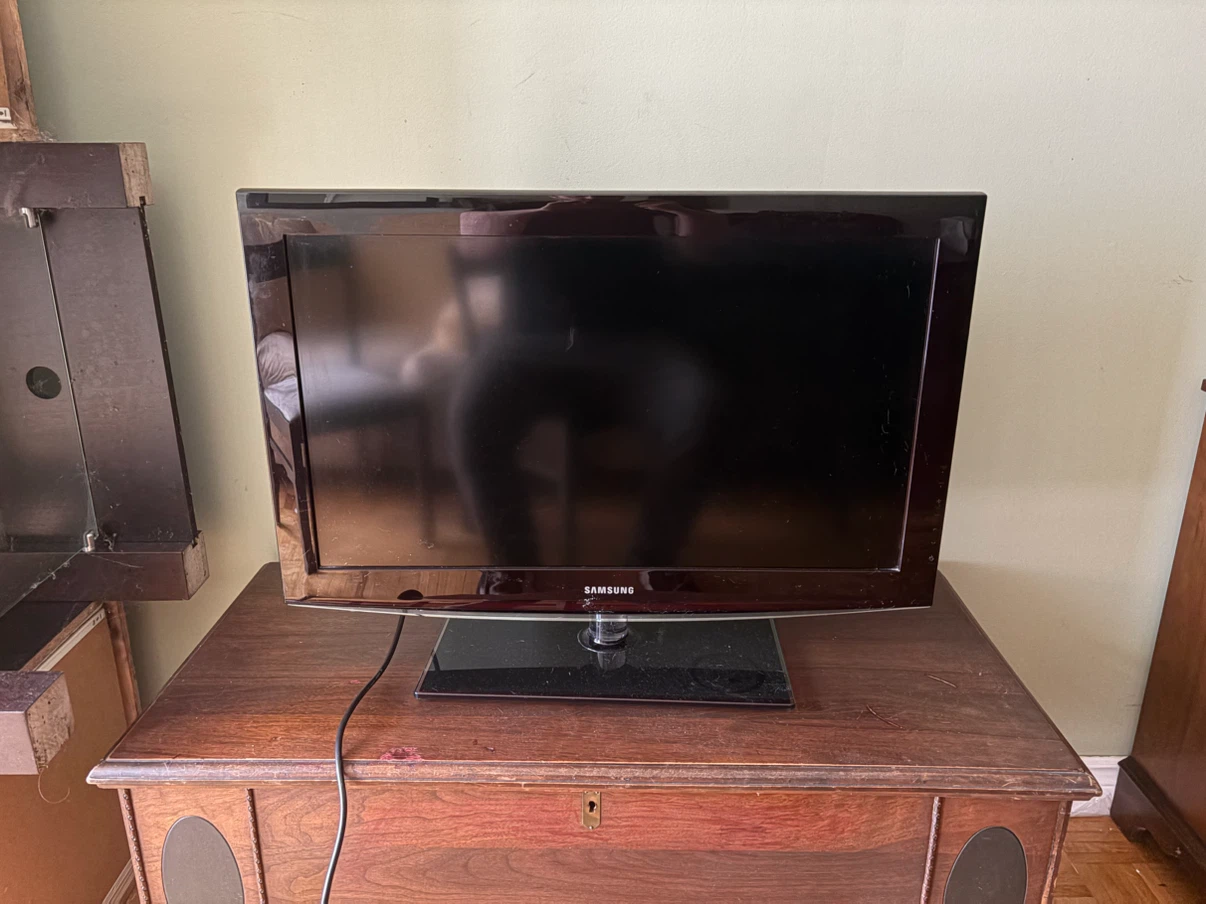 Samsung Flat Screen TV