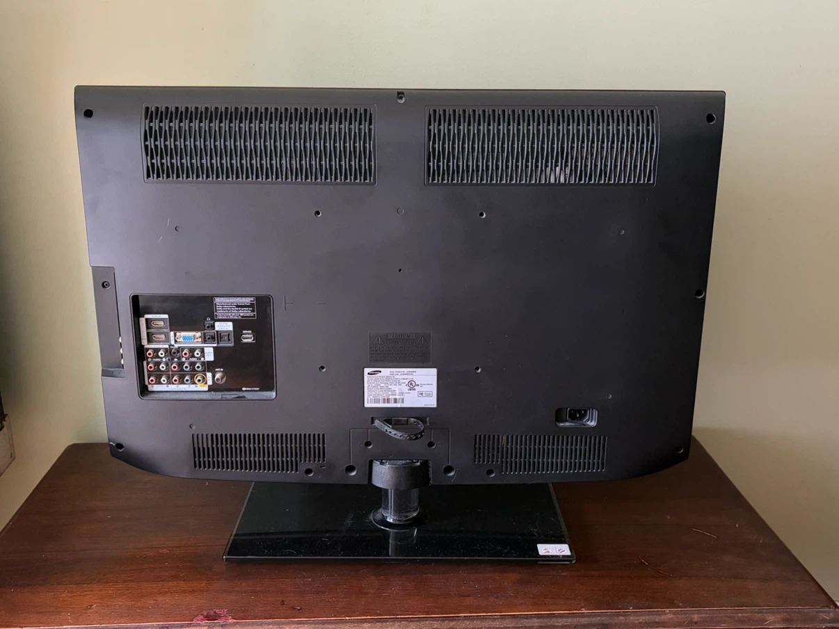 Samsung Flat Screen TV - photo 2