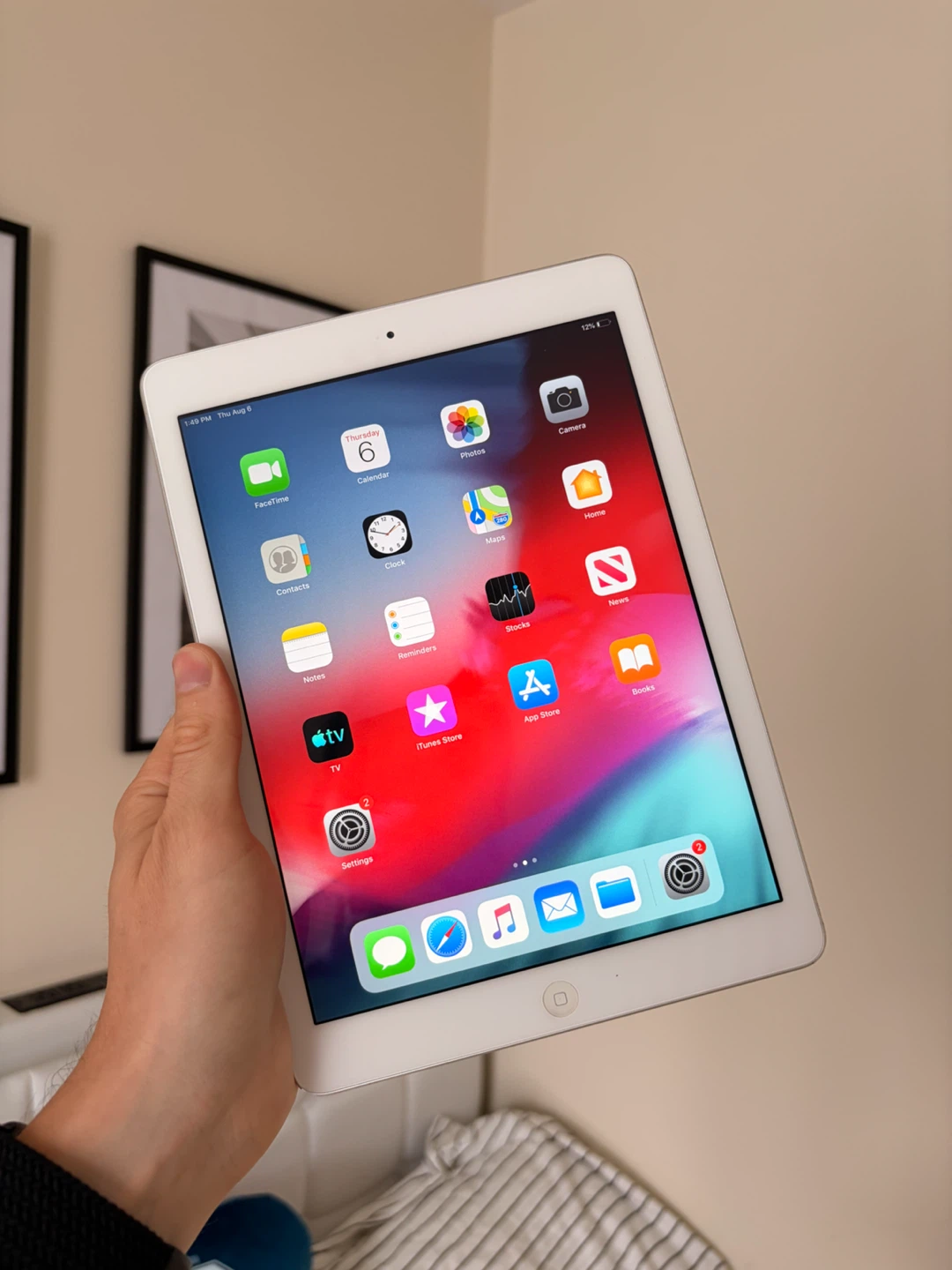 Apple iPad Air WiFi Only 32GB White 9.7-inch Retina