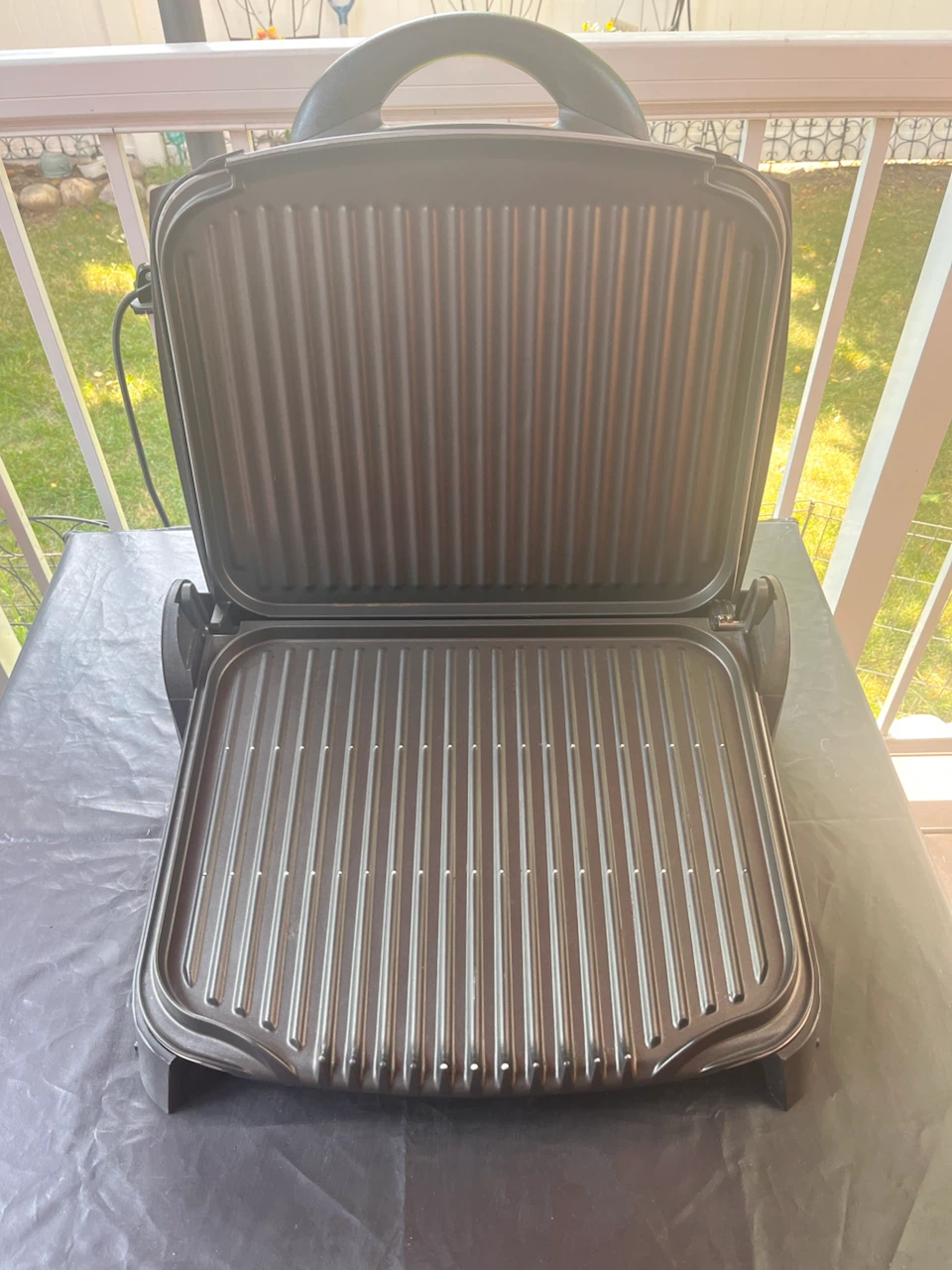George Foreman Lean Mean Fat Grilling Machine - photo 3