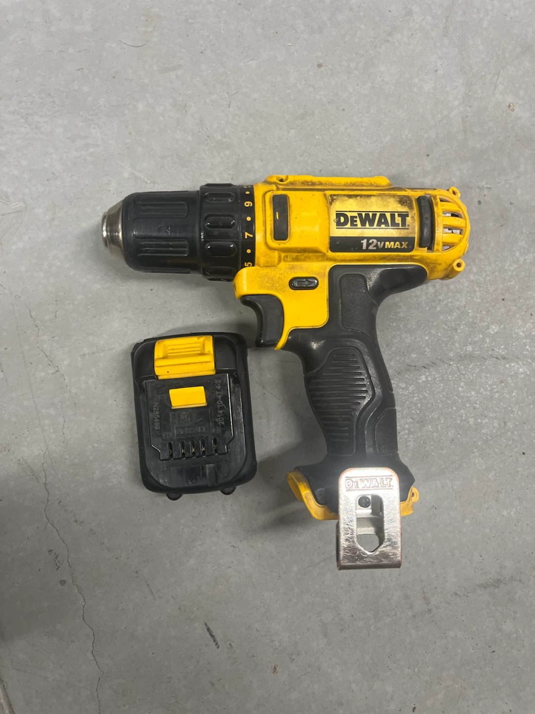 DeWalt 12V MAX Cordless Drill - photo 2