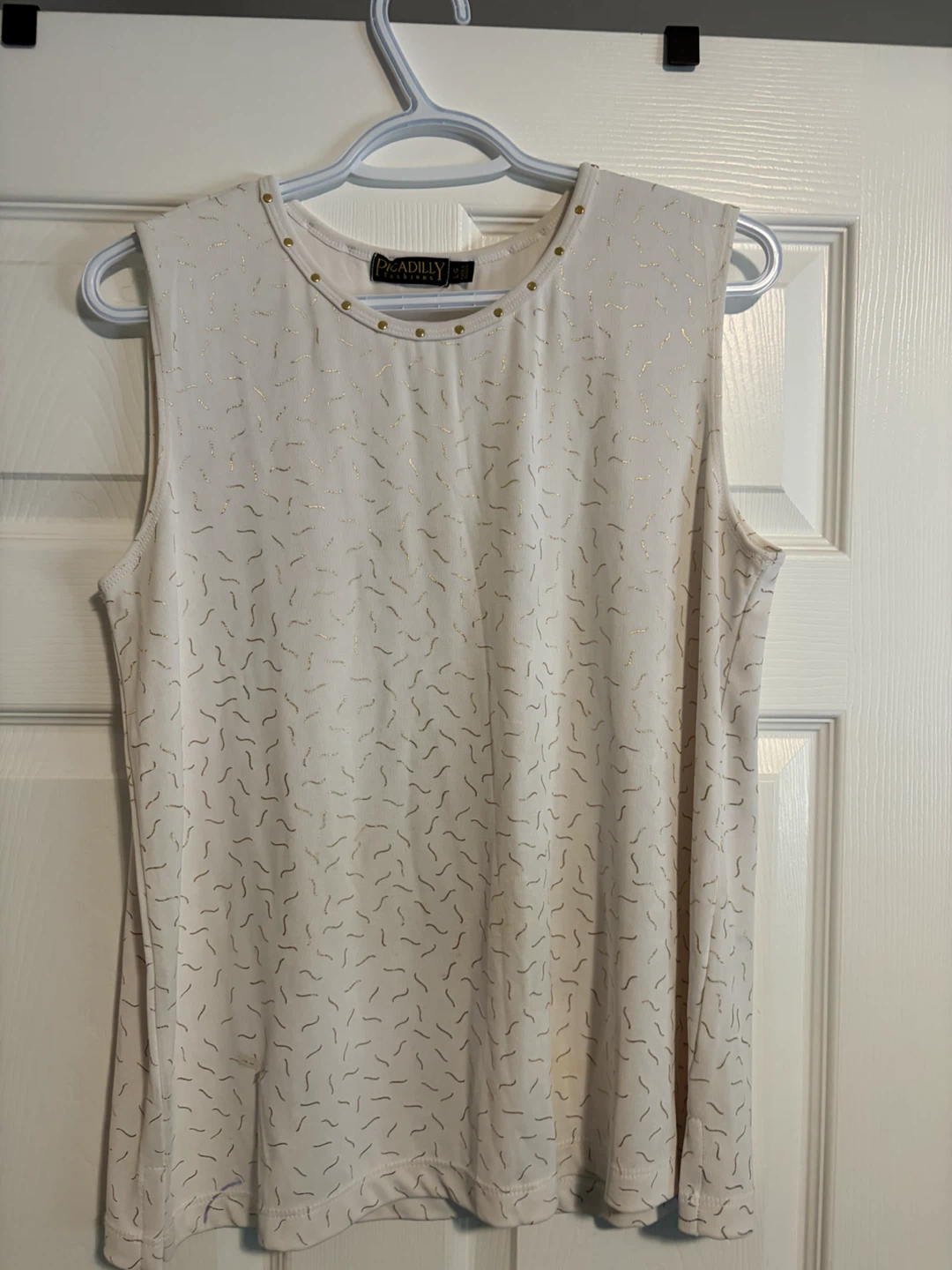Piccadilly Fashions Sleeveless Top L
