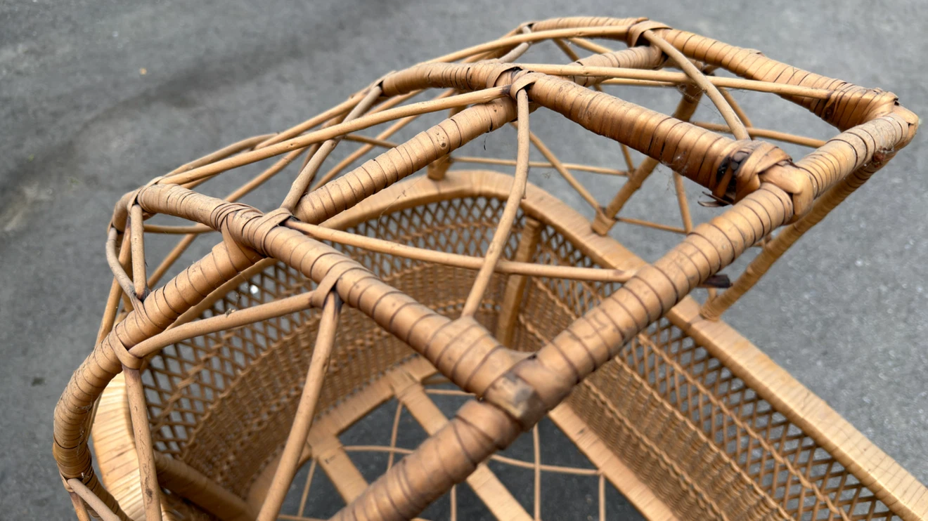 Vintage Wicker Bassinet - photo 5