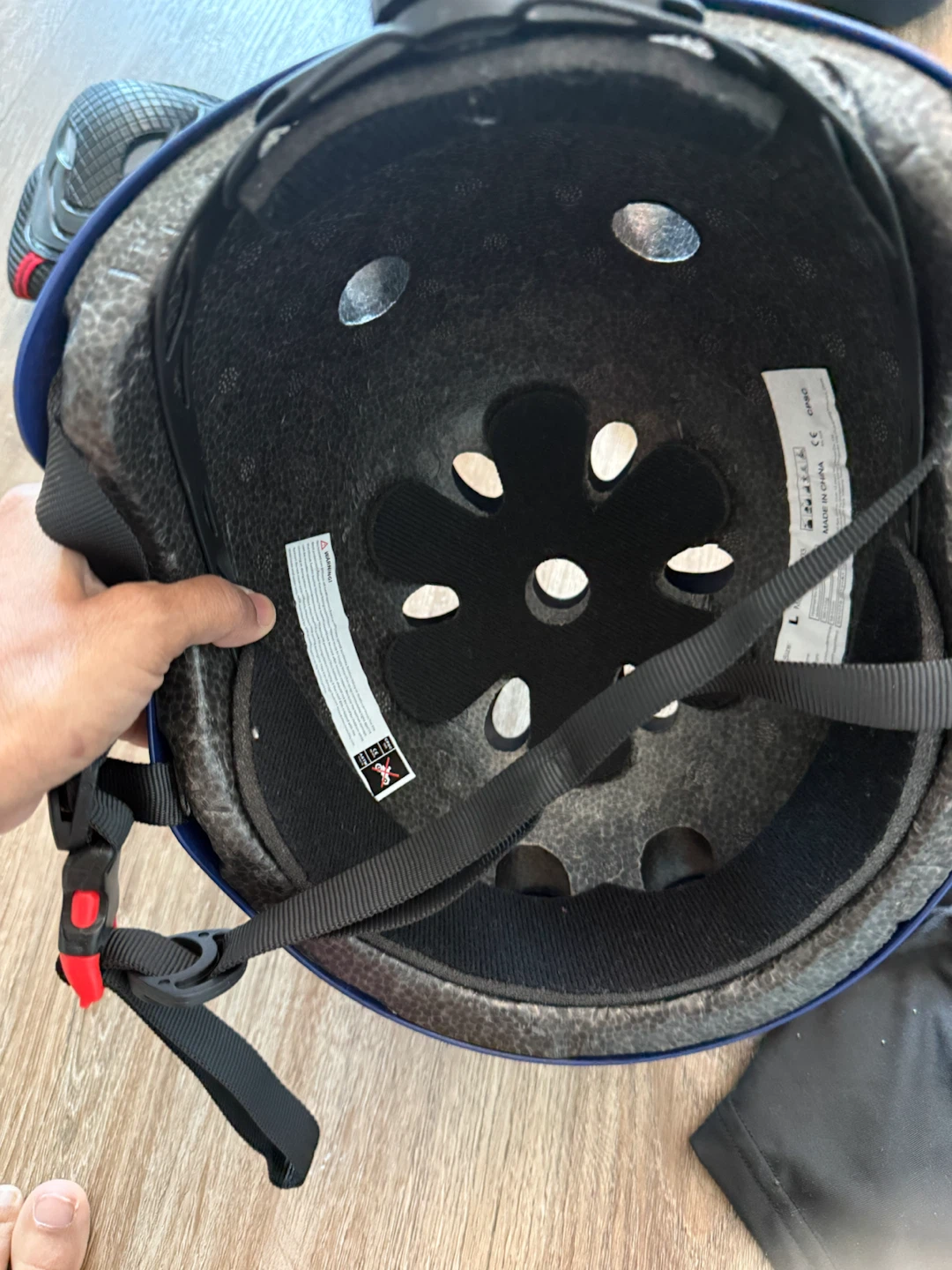Mens helmet