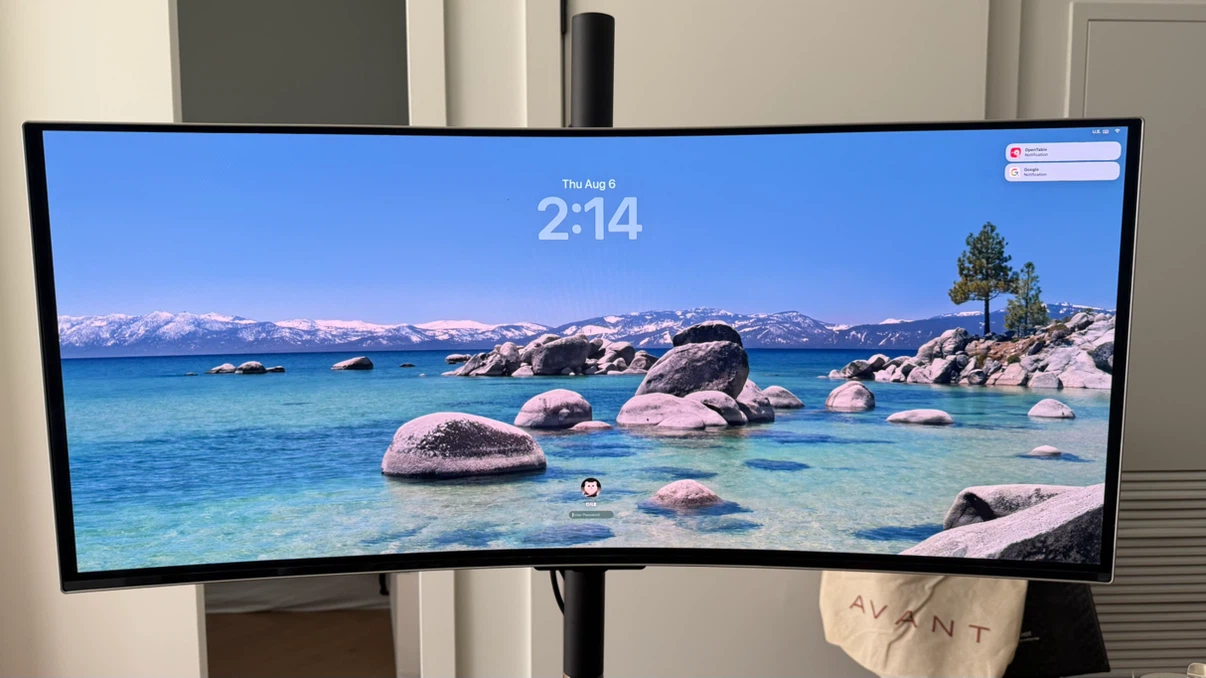 Samsung Odyssey OLED G8 32”