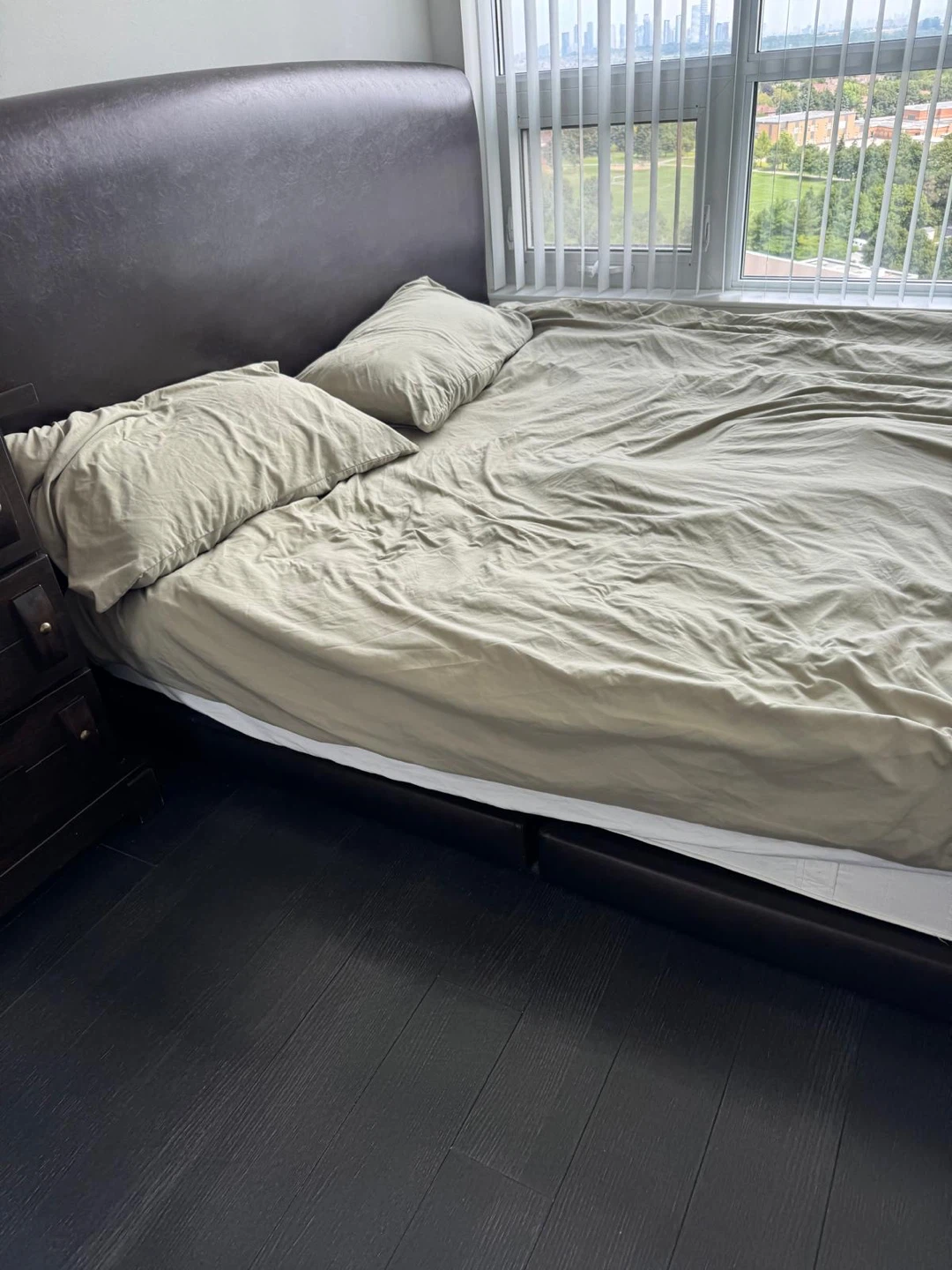 King sized bed + mattress