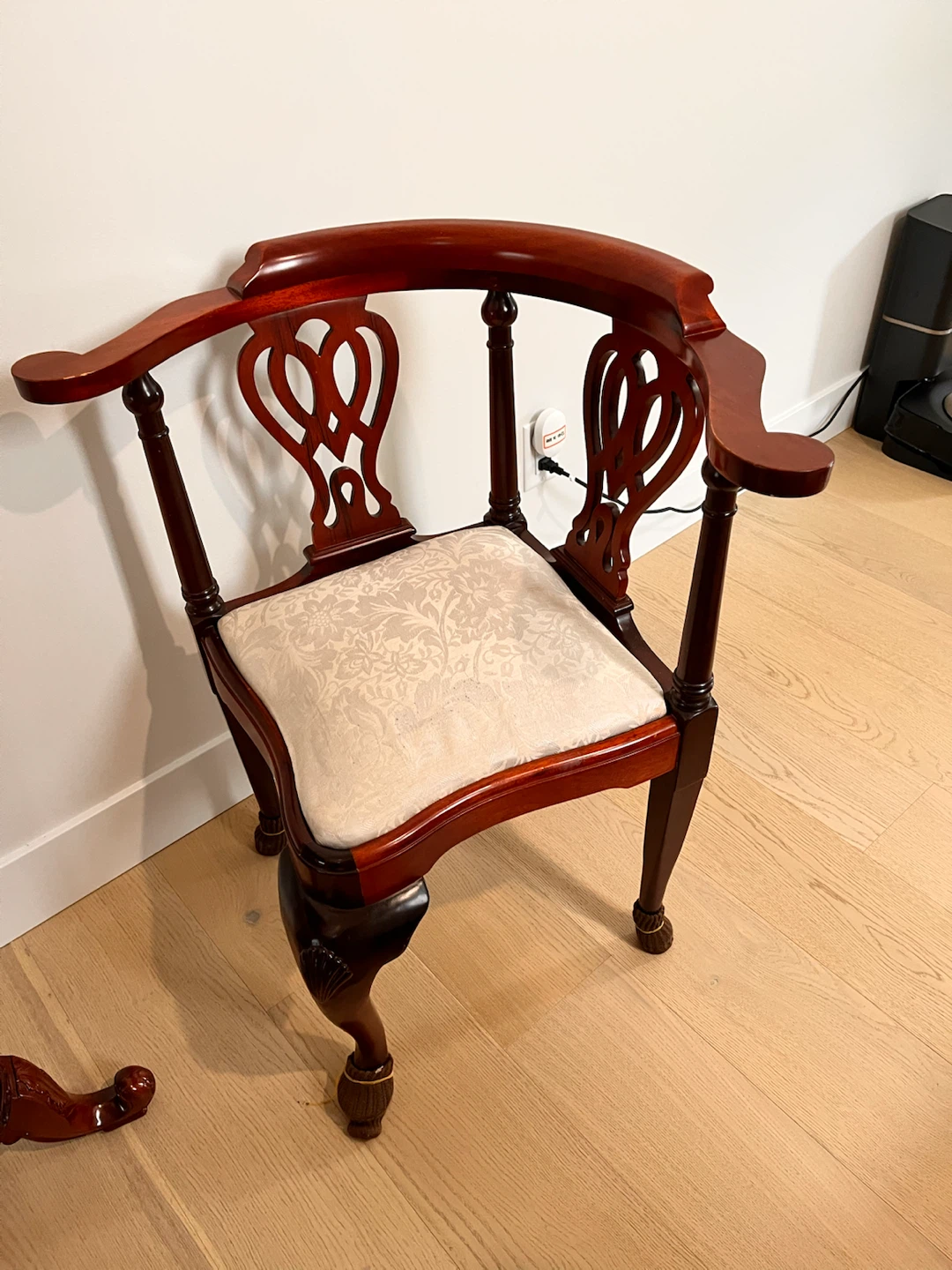 Antique Corner Accent Chairs and Table - photo 2
