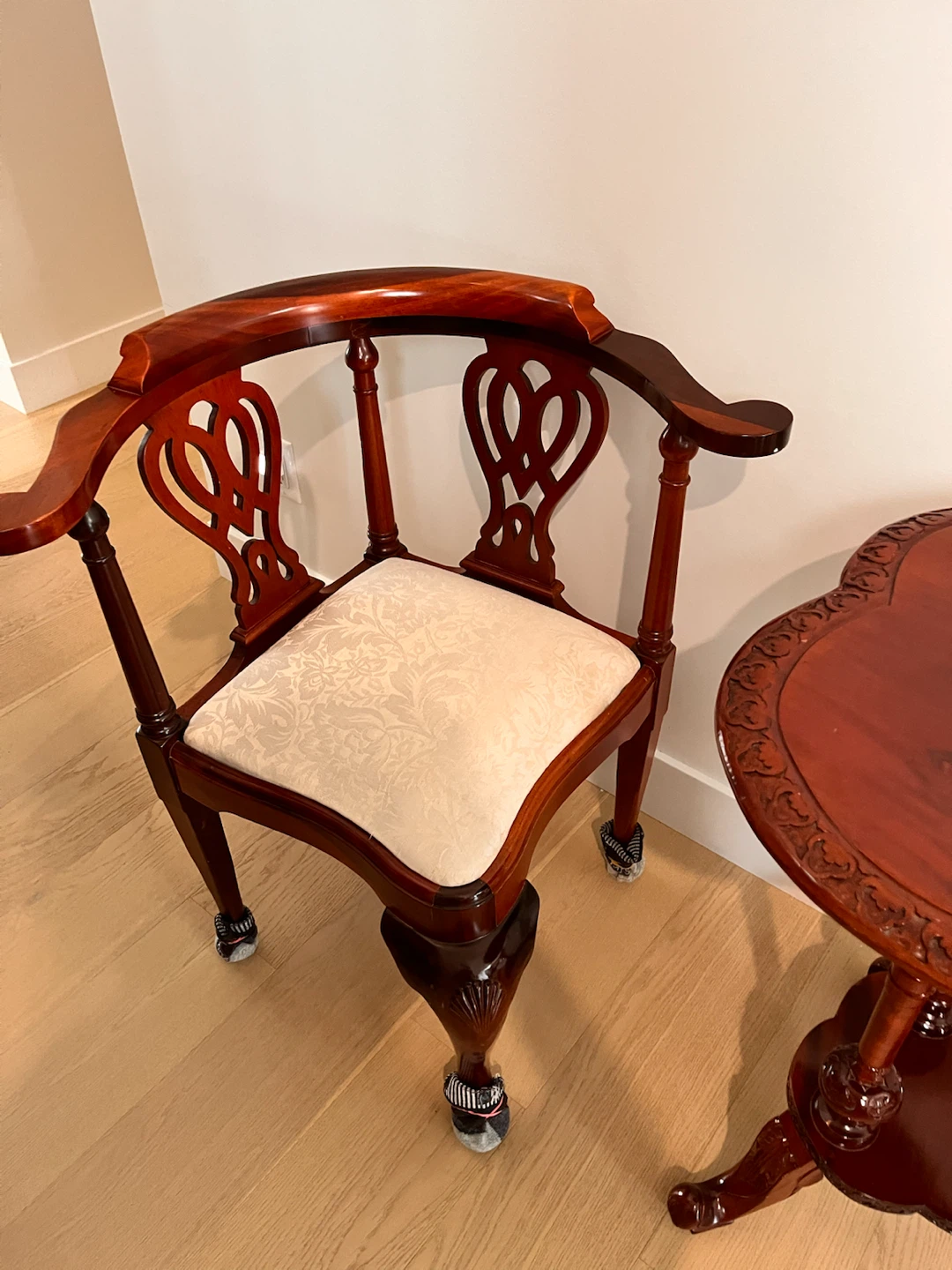 Antique Corner Accent Chairs and Table - photo 3
